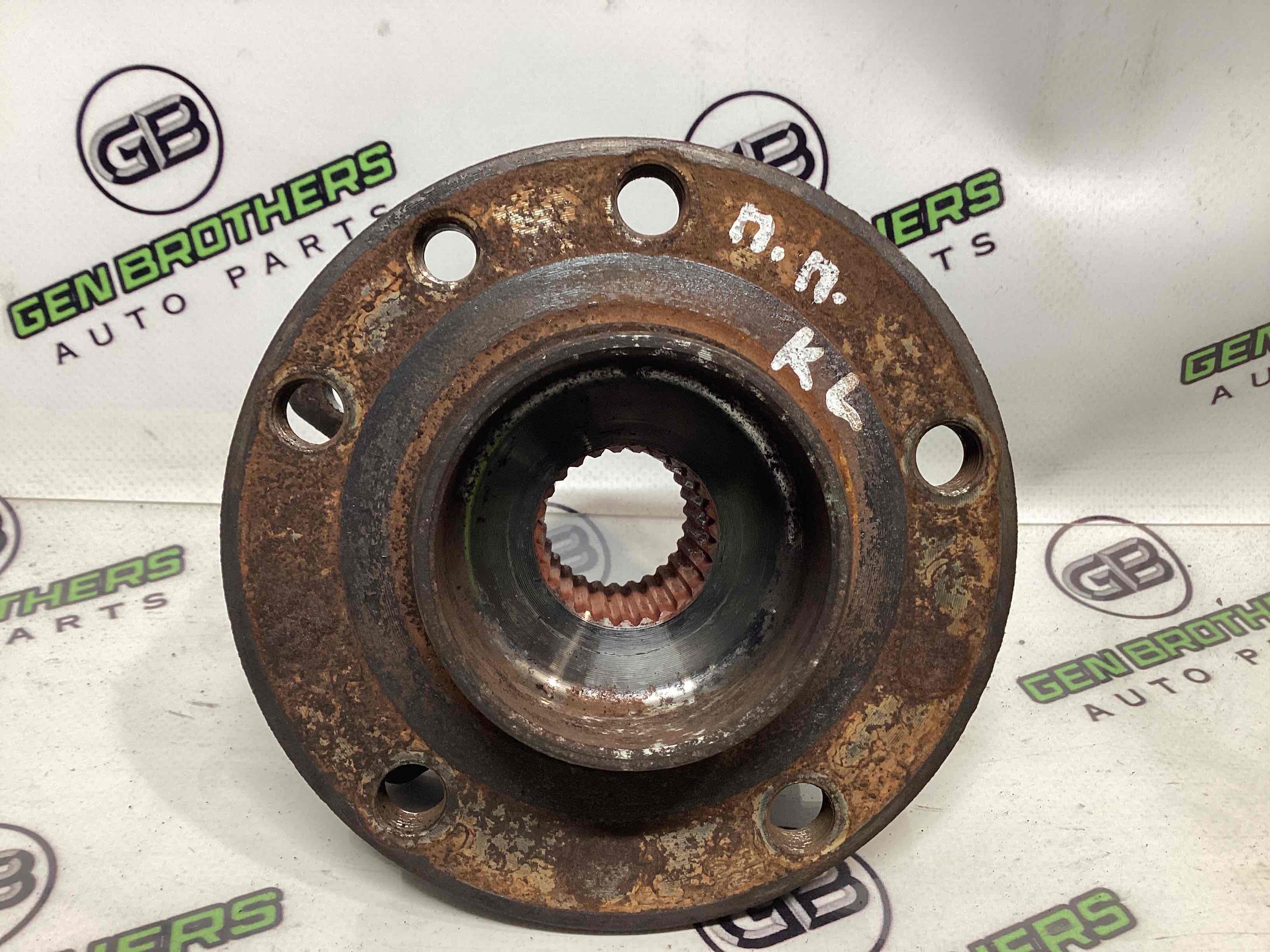 Ступиця передня