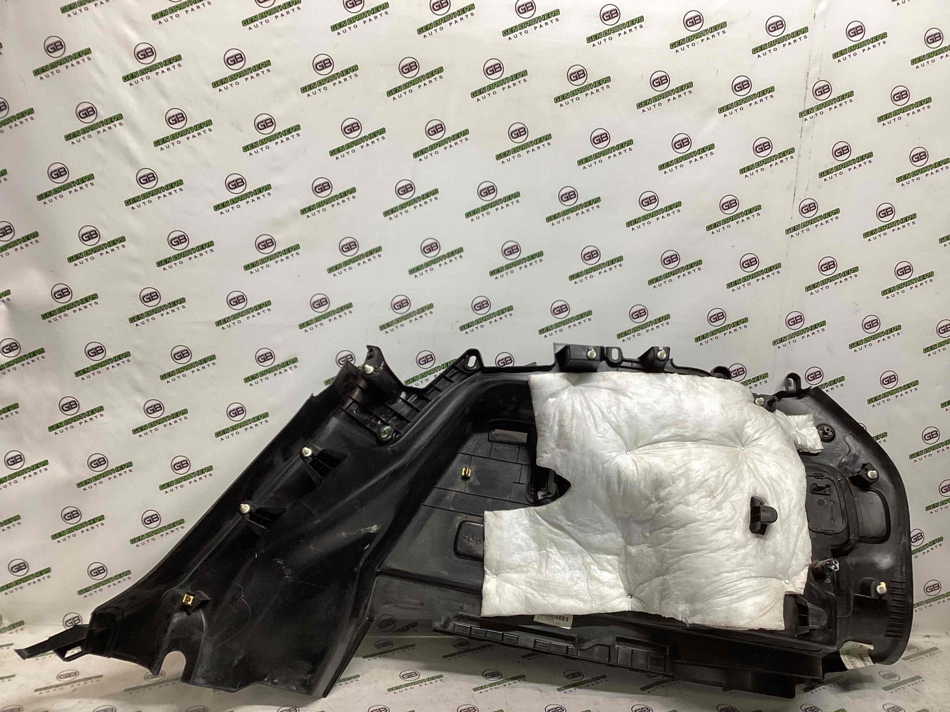 Елементи оздоблення багажника