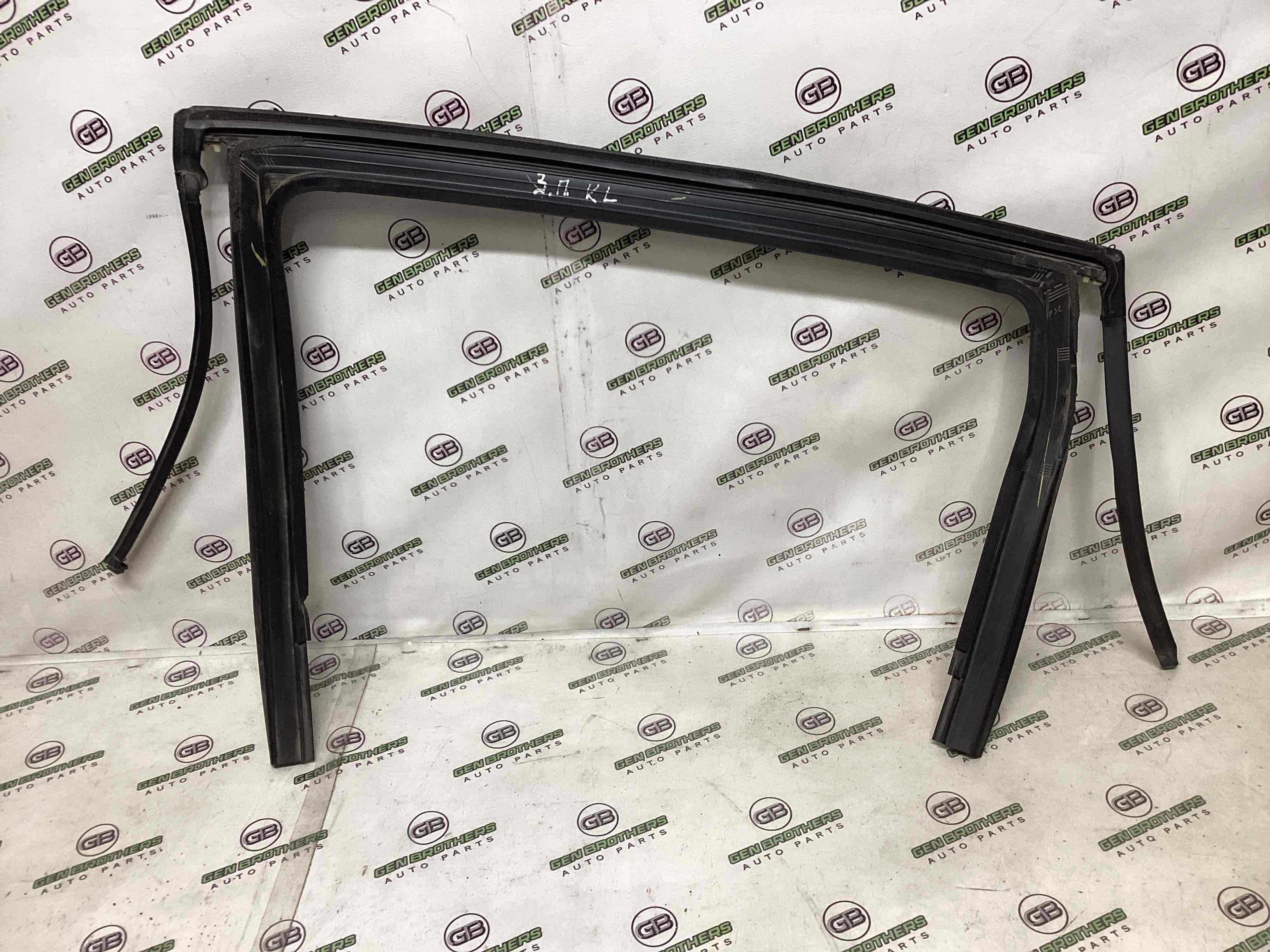 Ущільнювач скла, двері