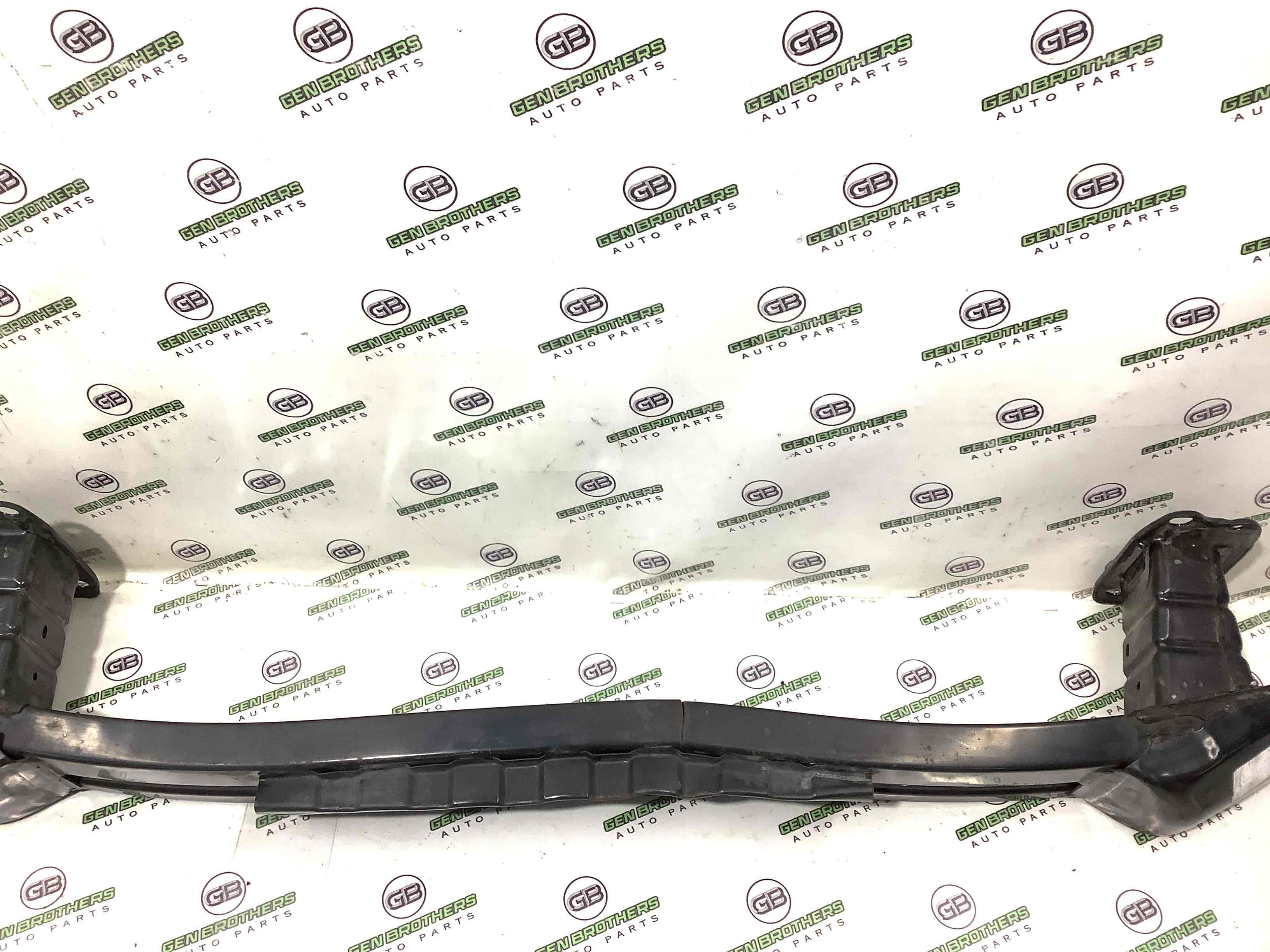 Підсилювач бампера переднього