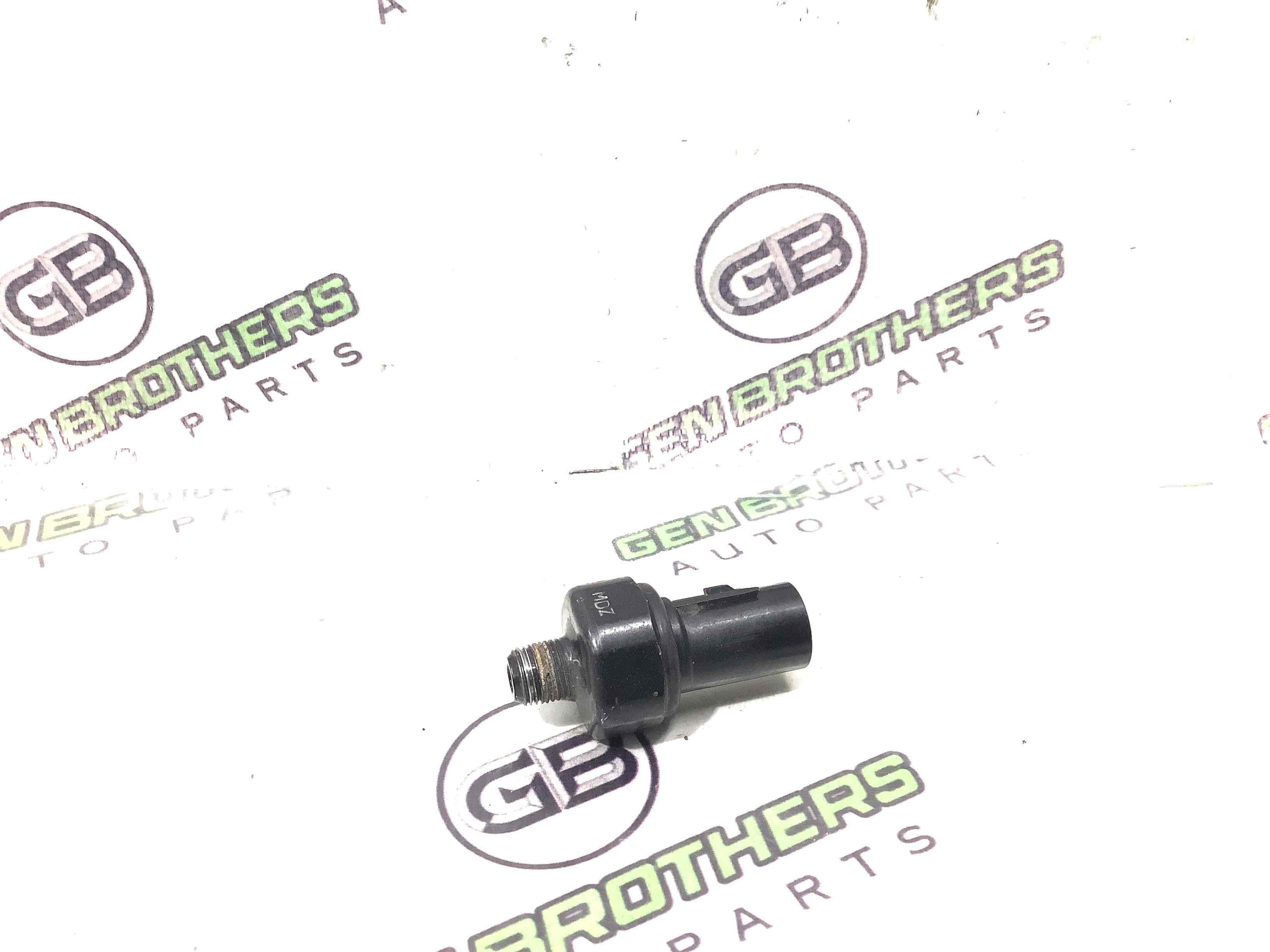 Датчик тиску олії