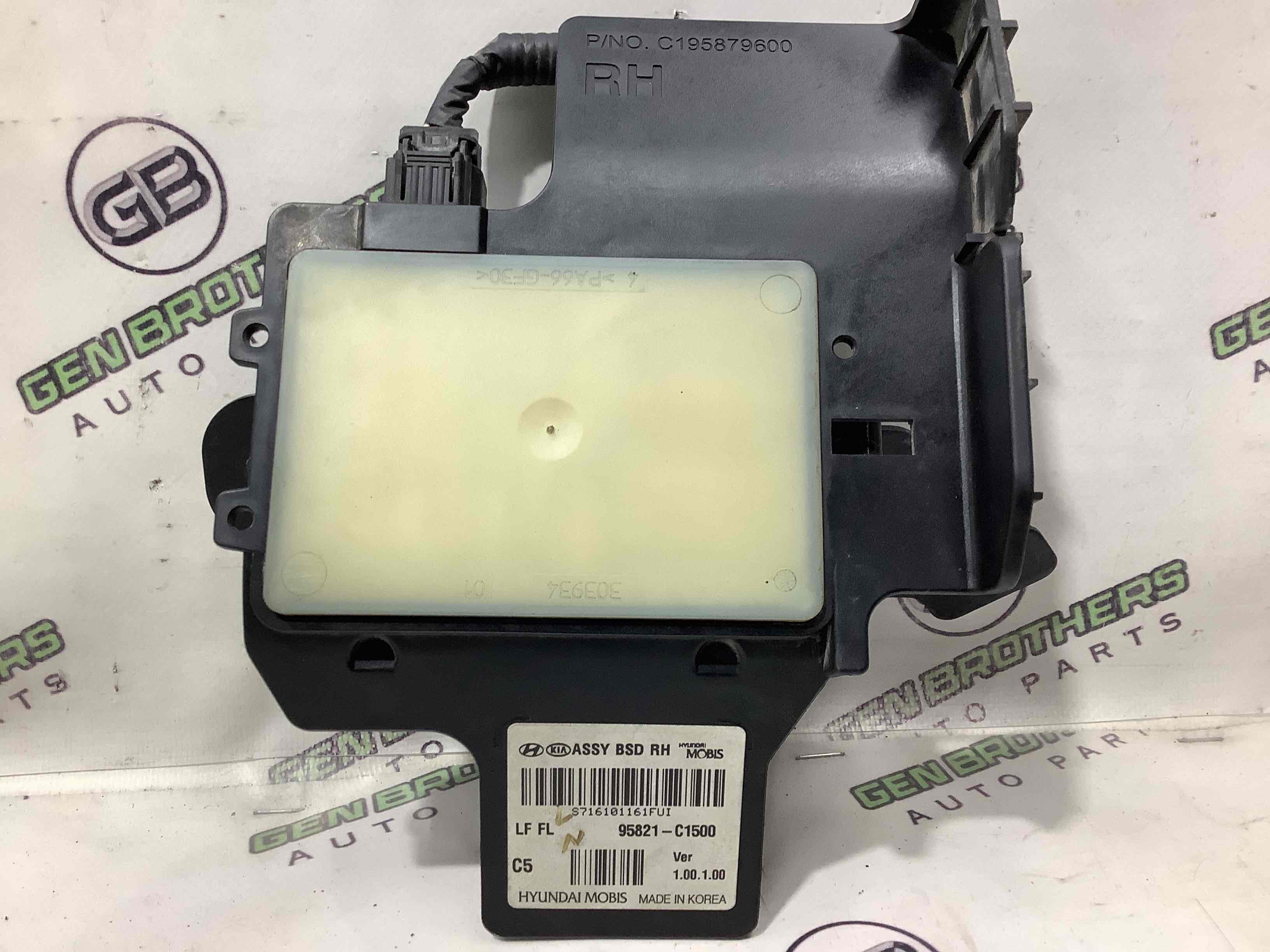 Датчик сліпої зони, кріплення датчика