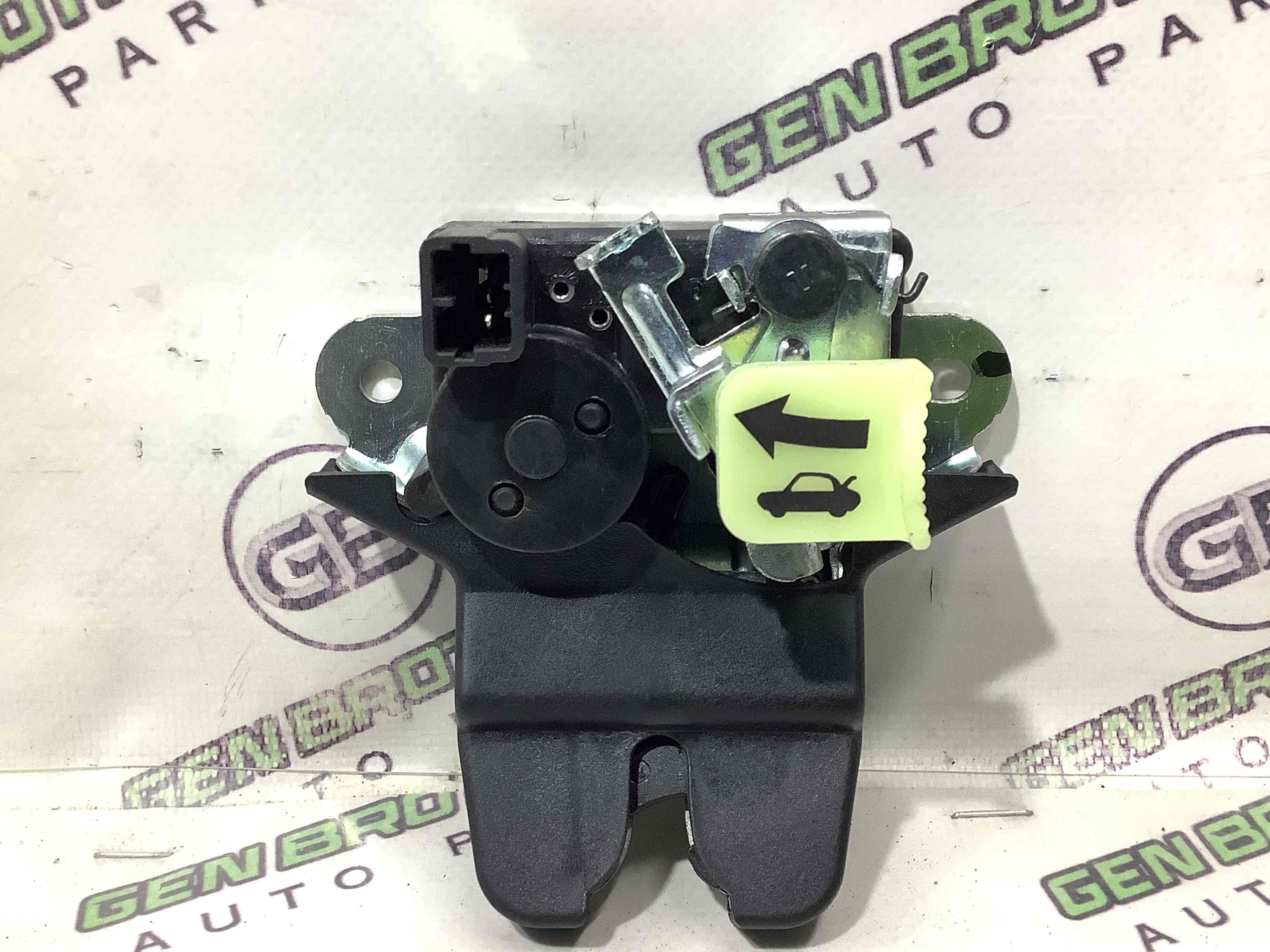 Замок багажника