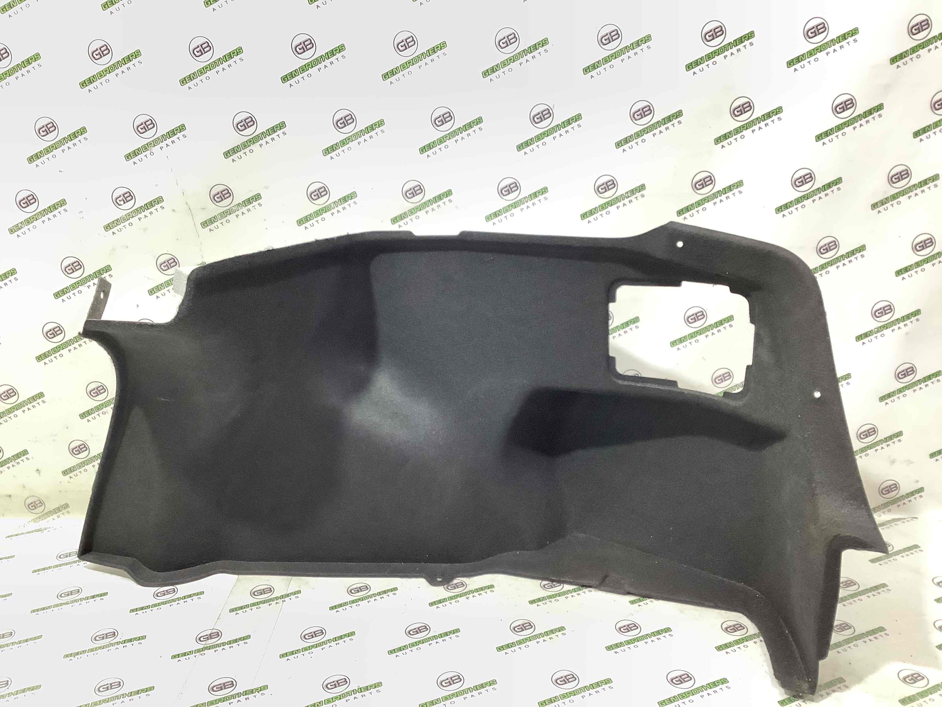 Елементи оздоблення багажника