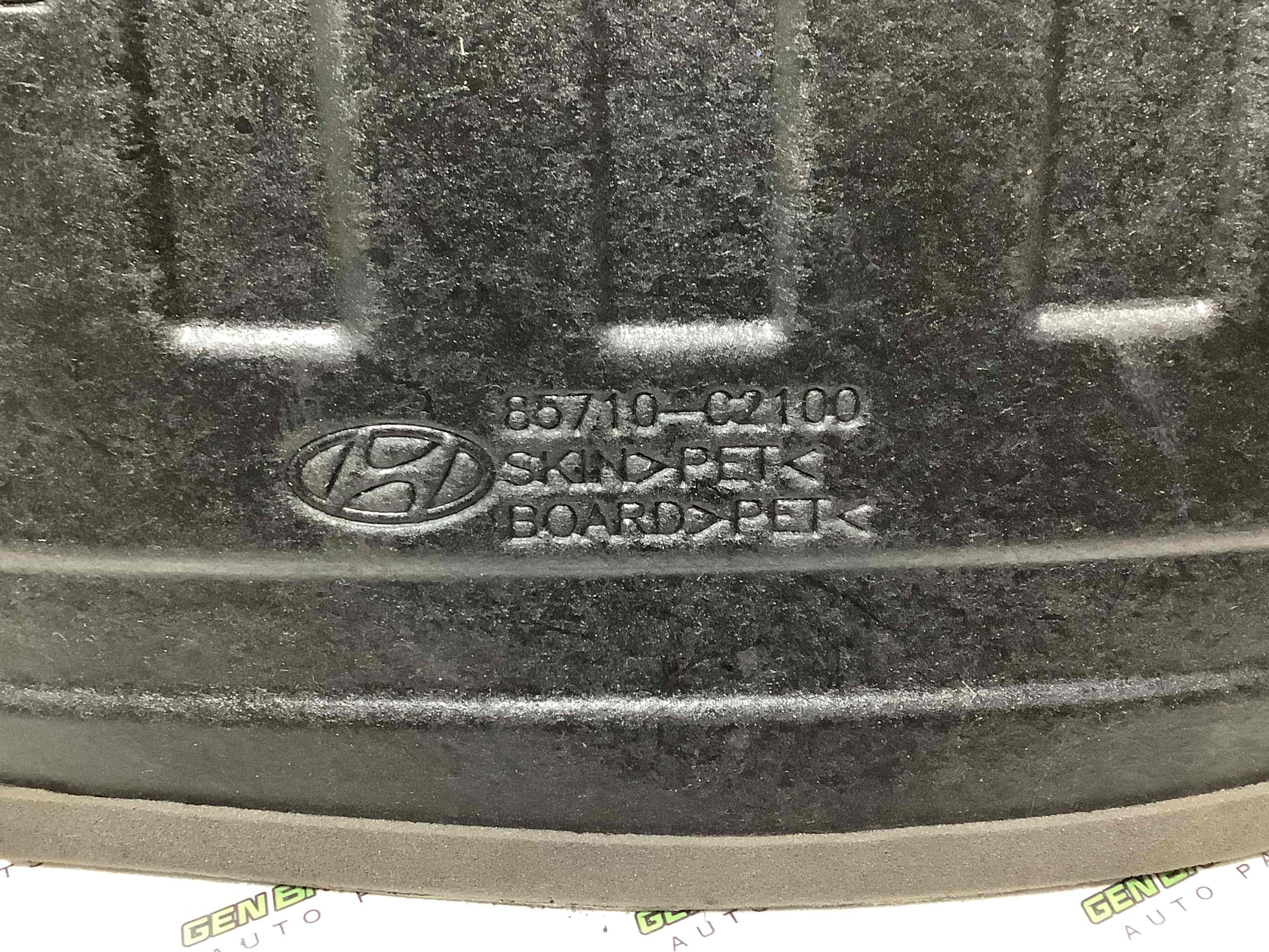 Підлогове покриття багажника, полиця багажника