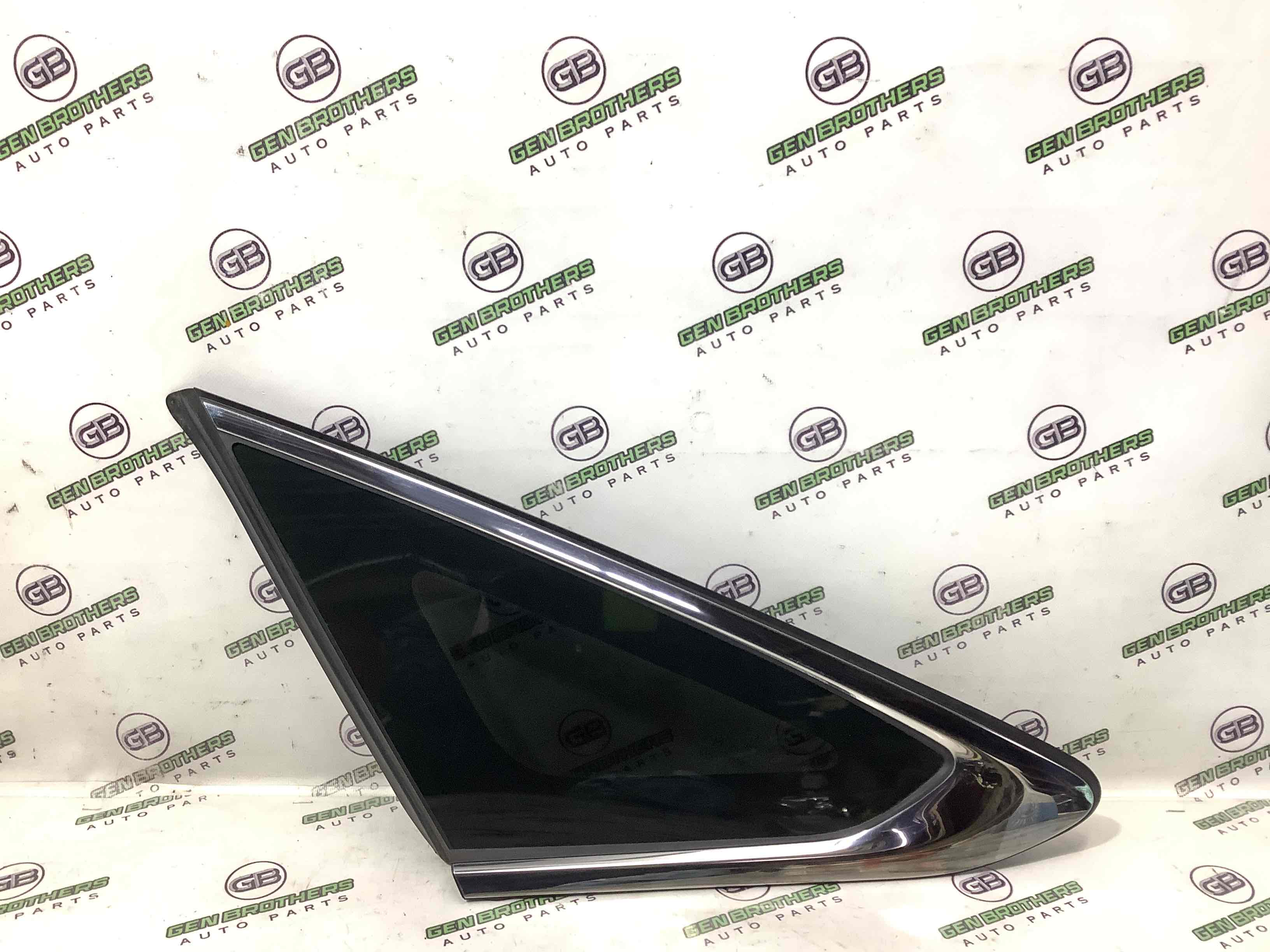 Скло кузовне бічне ліве