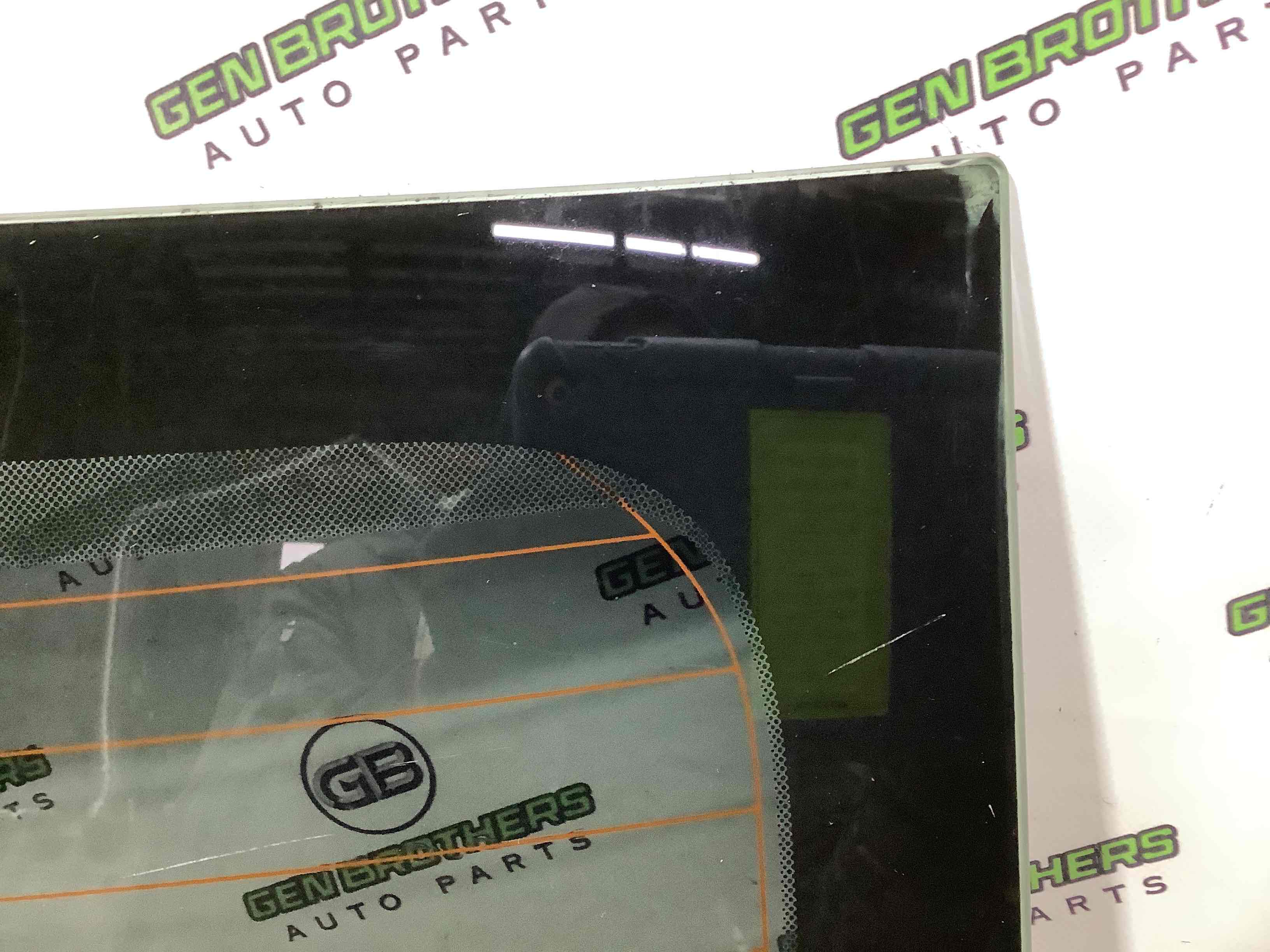 Скло заднє, скло кришки багажника