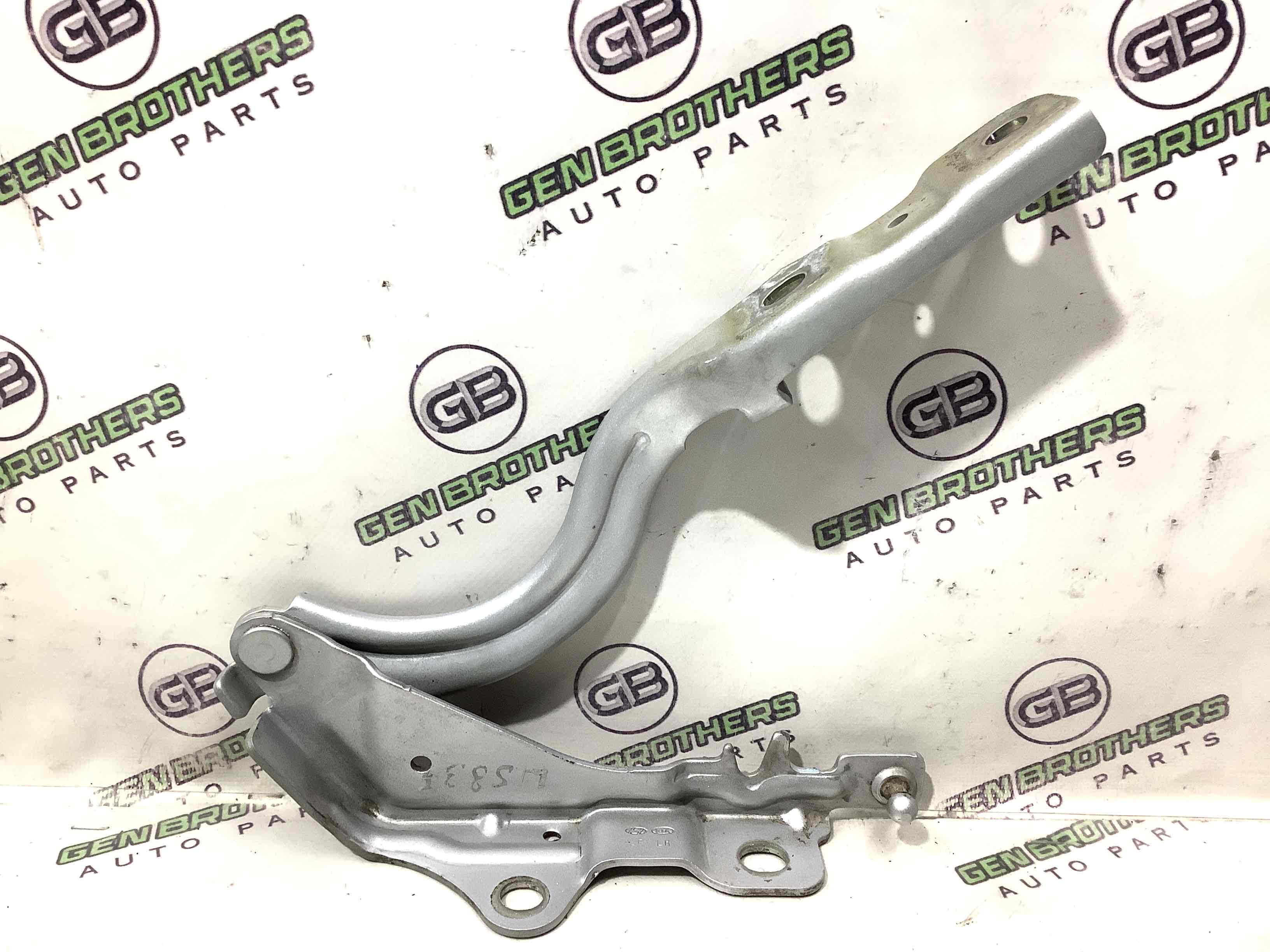 Петля капота, кронштейн капота