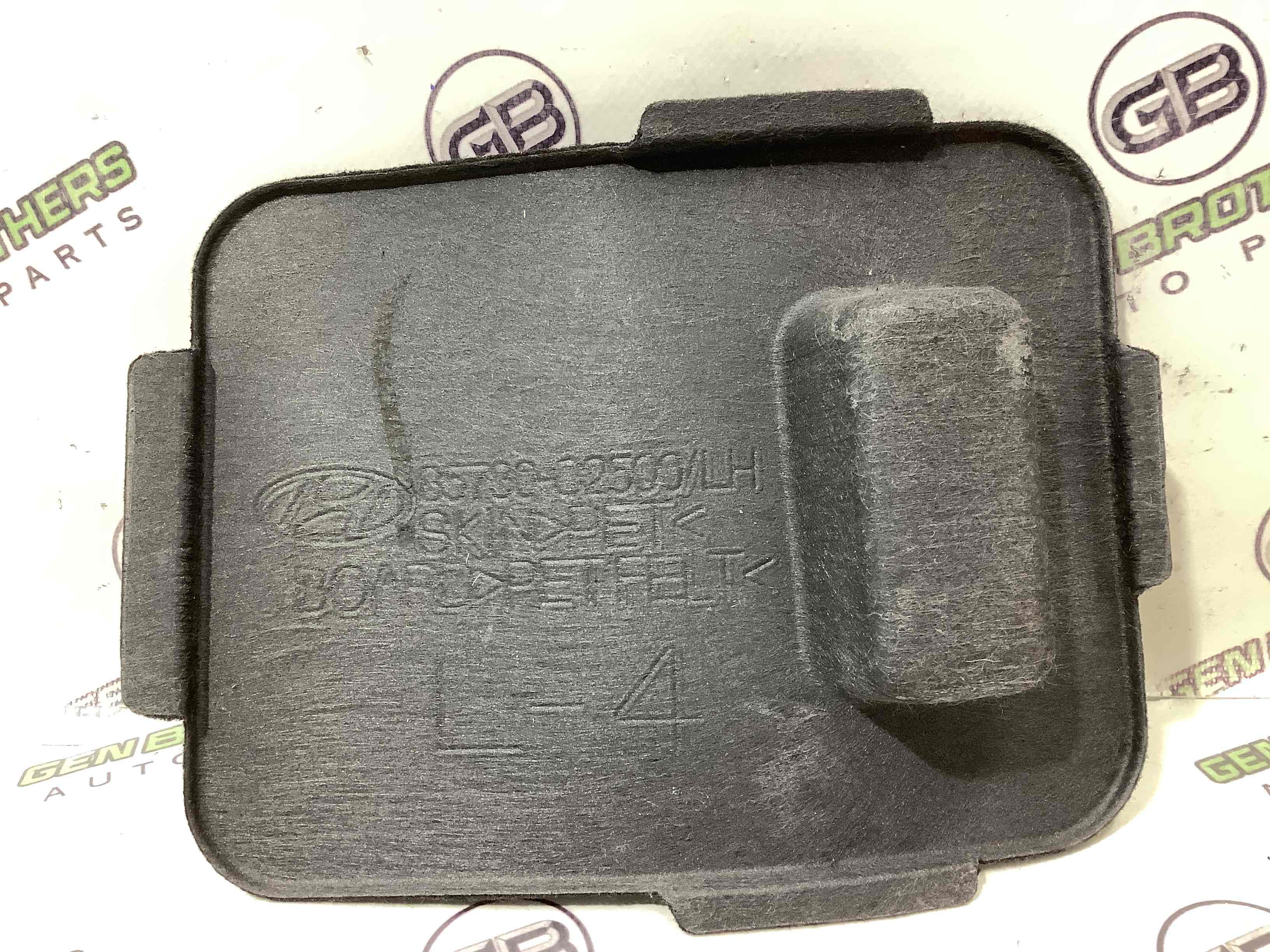 Елементи оздоблення багажника