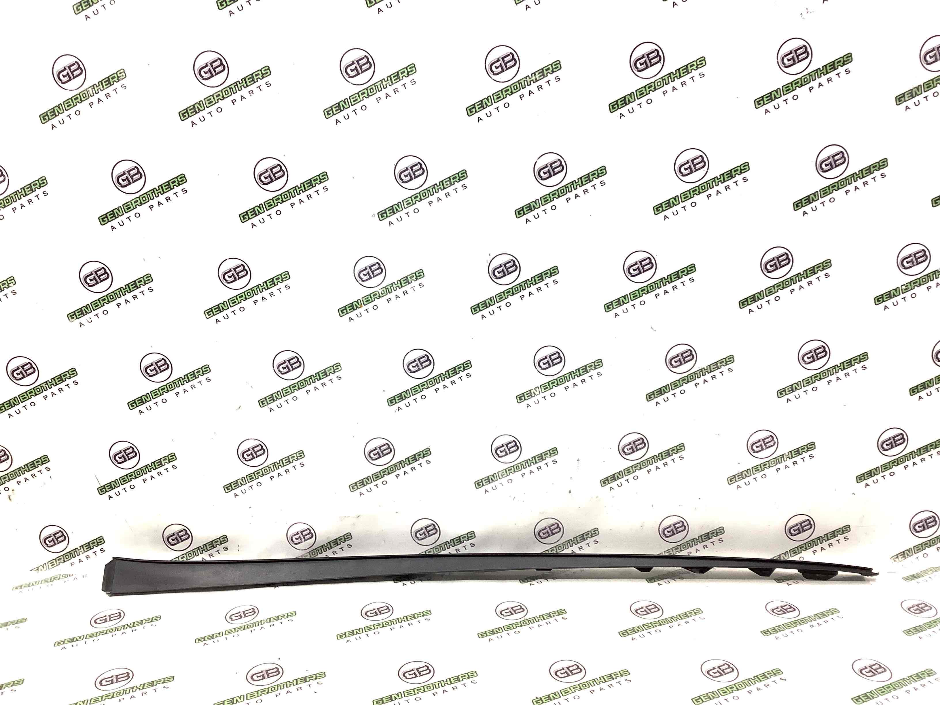 Молдинг лобового скла