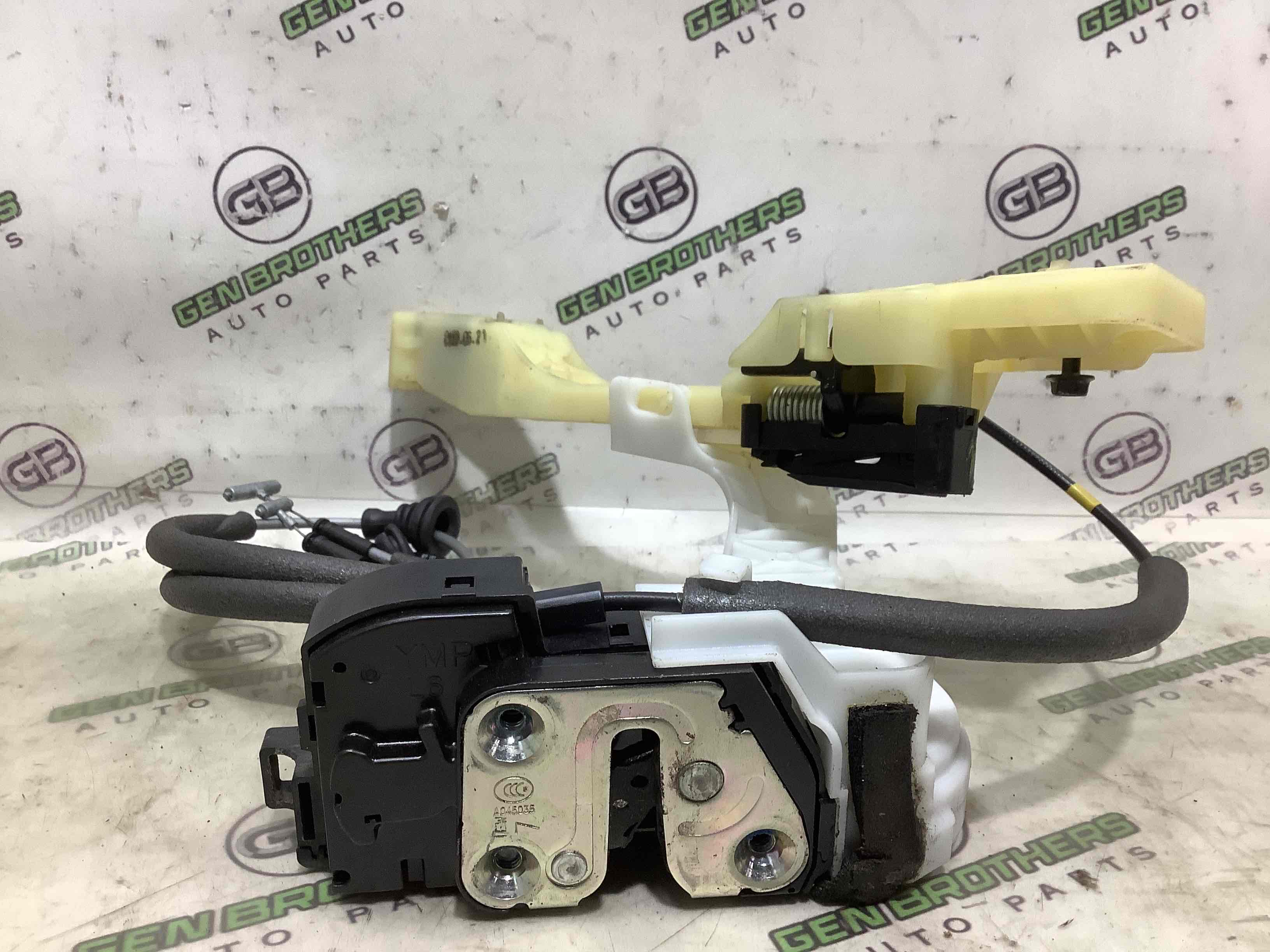 Замок дверей задньої лівої