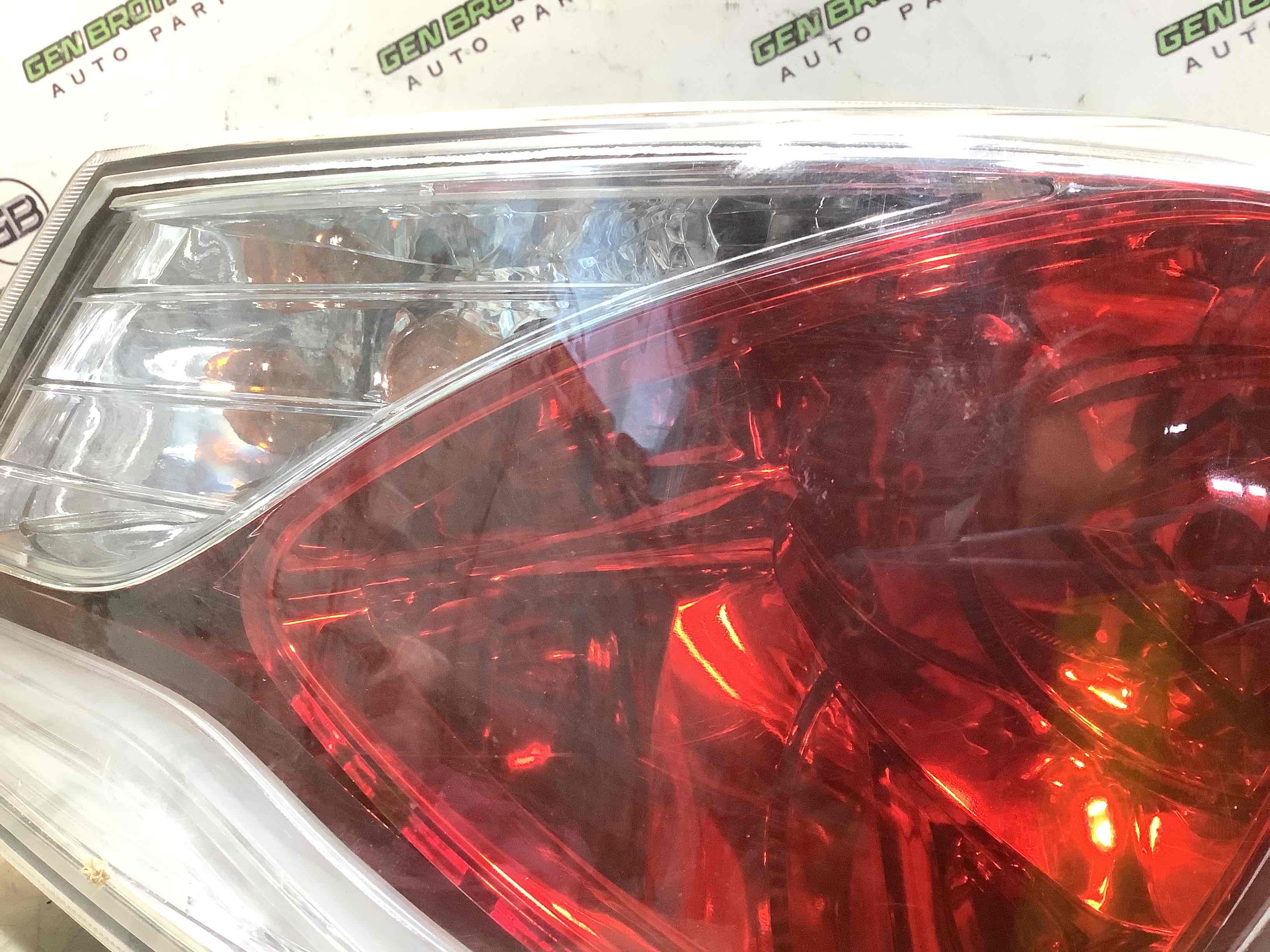 Фонарь задний правый