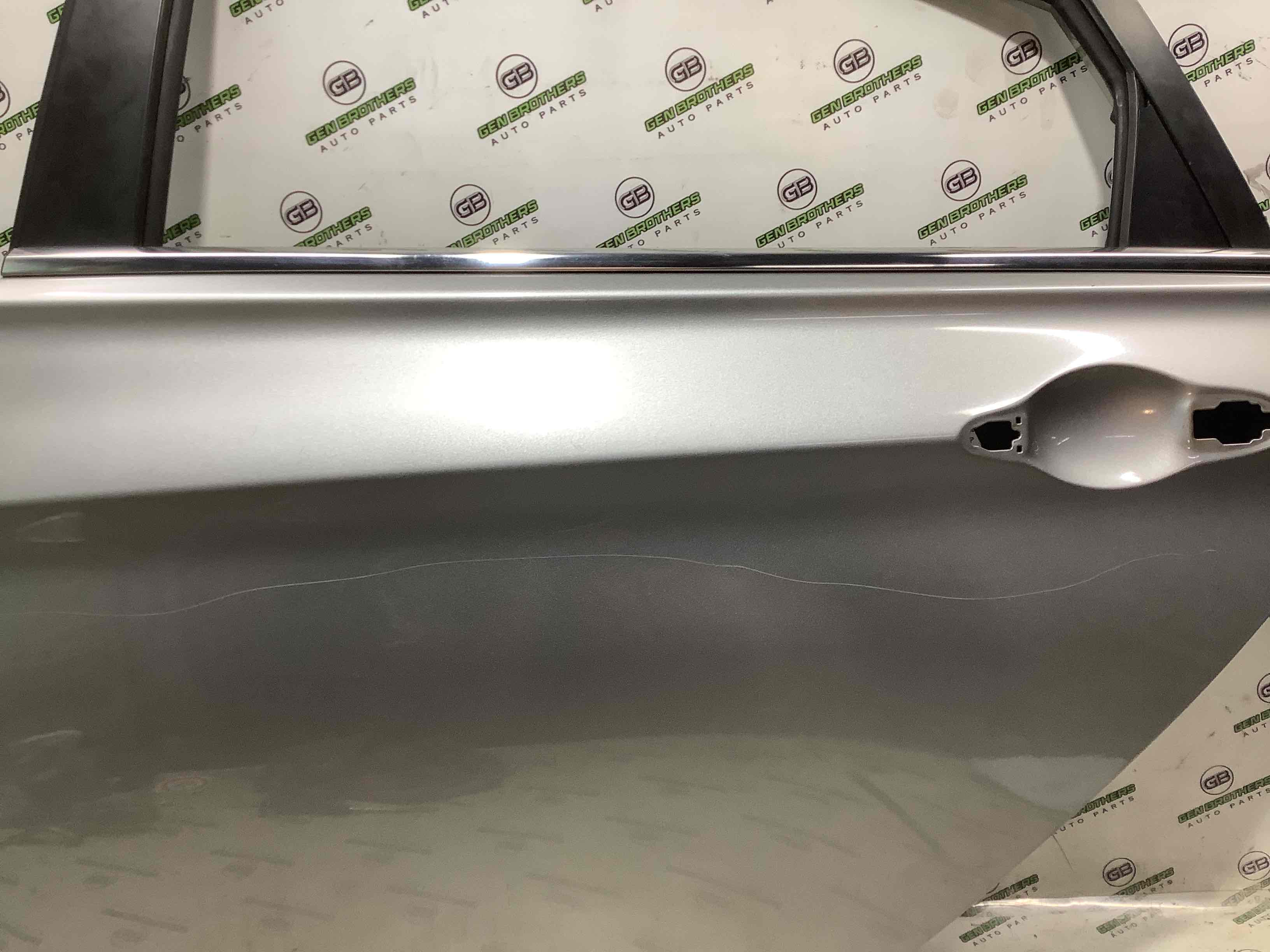 Дверь задняя левая