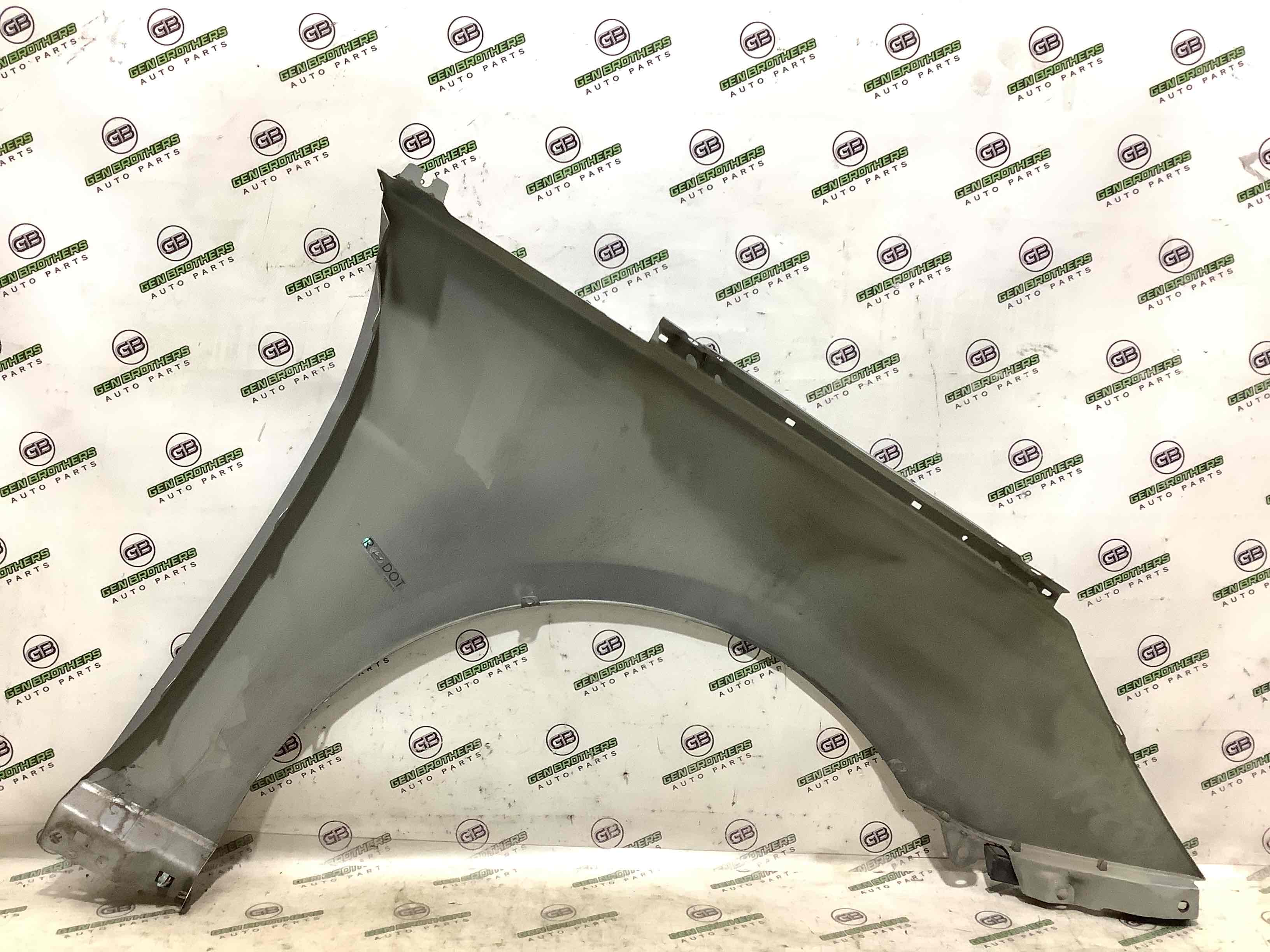 Крыло переднее левое