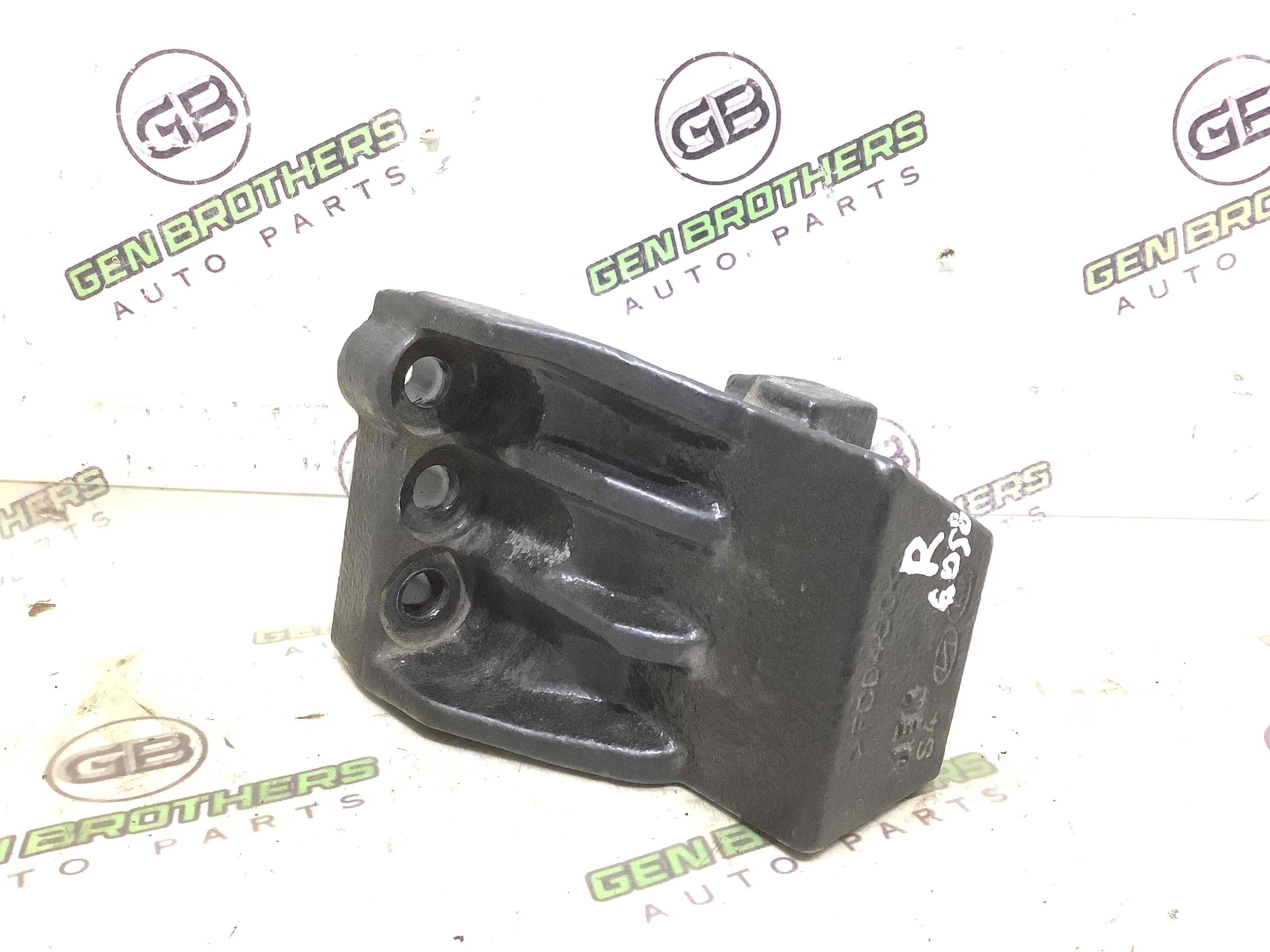 Подушка кріплення двигуна