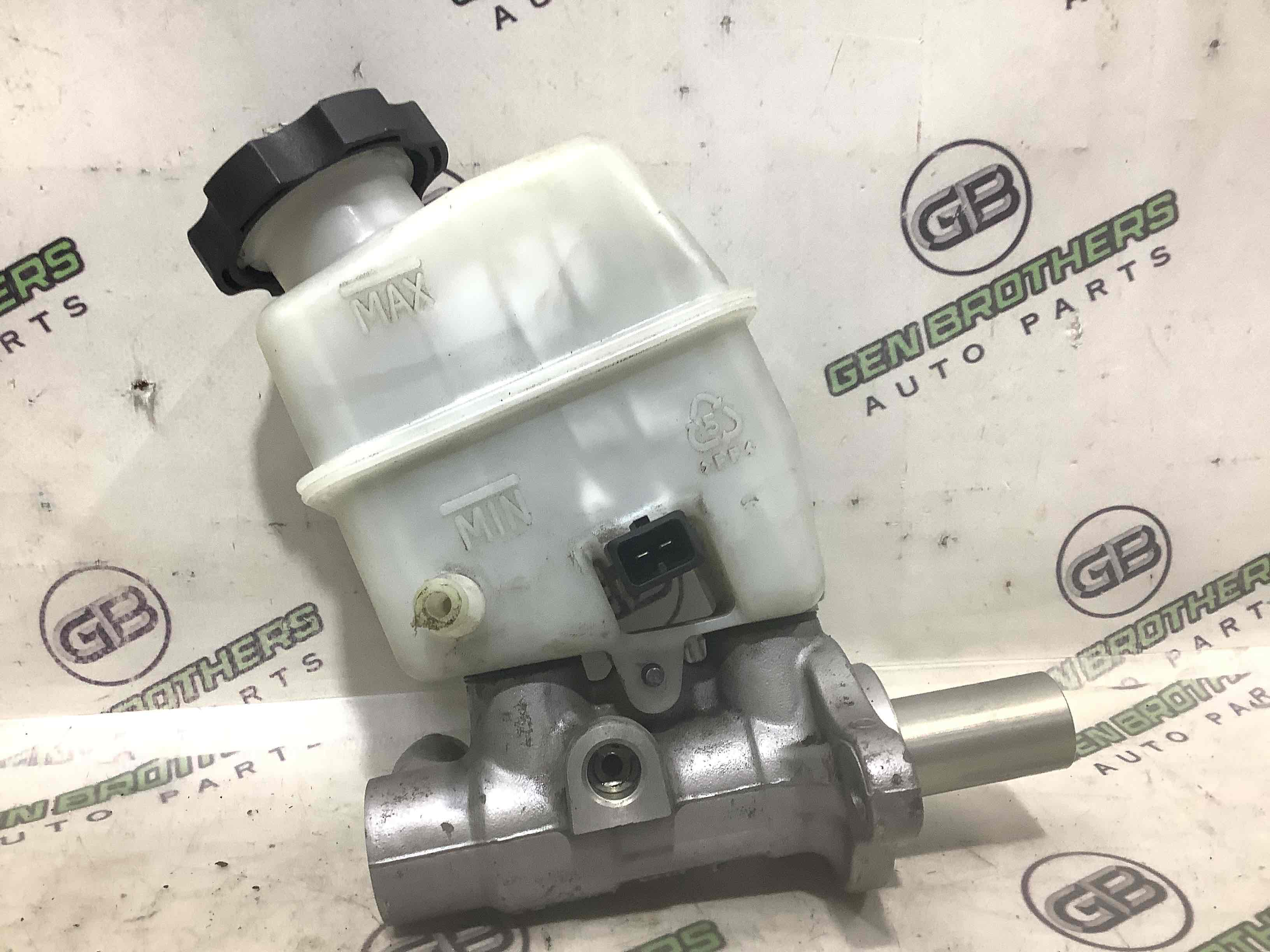 Циліндр гальмівний головний