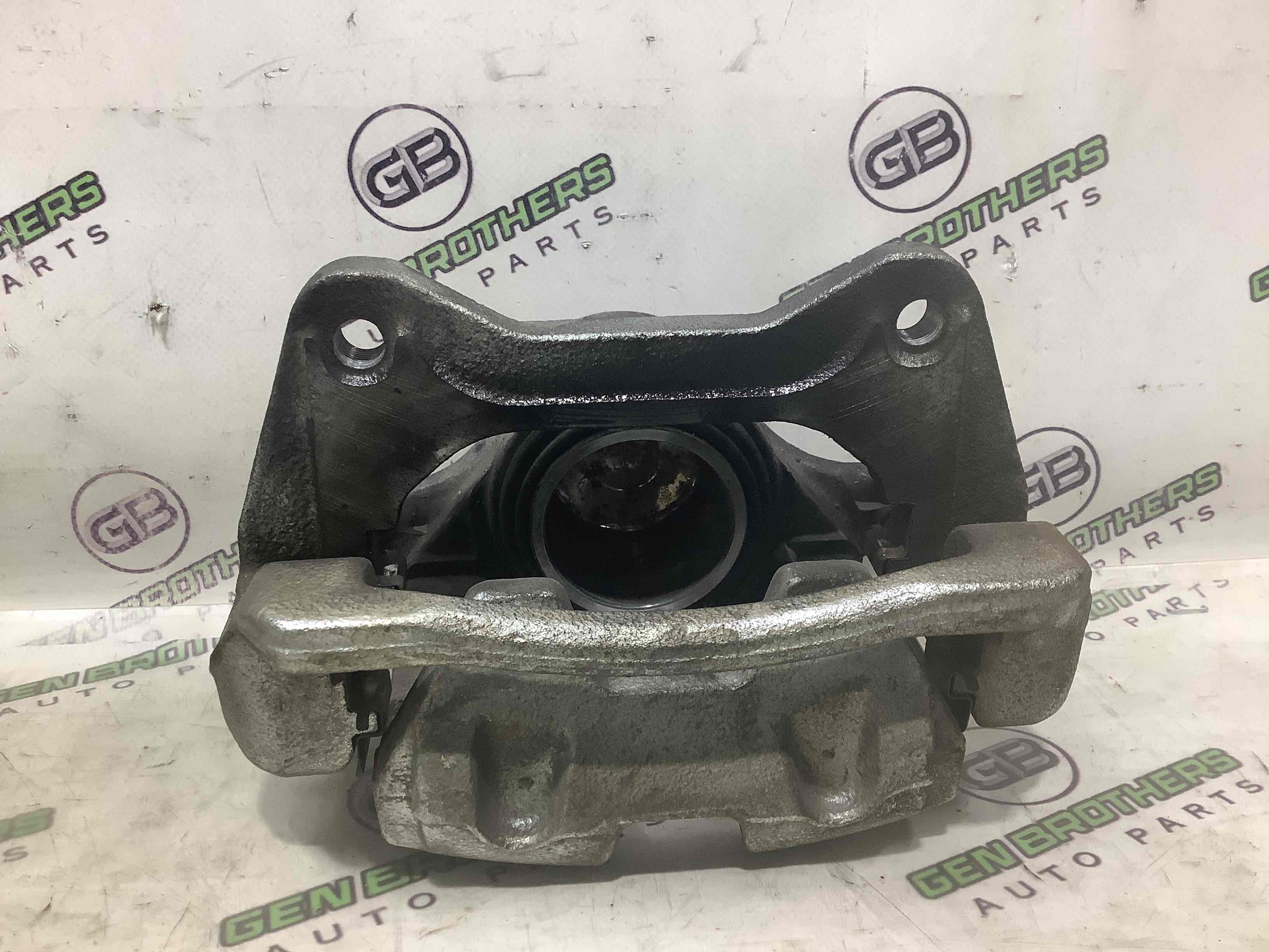 Супорт передній правий