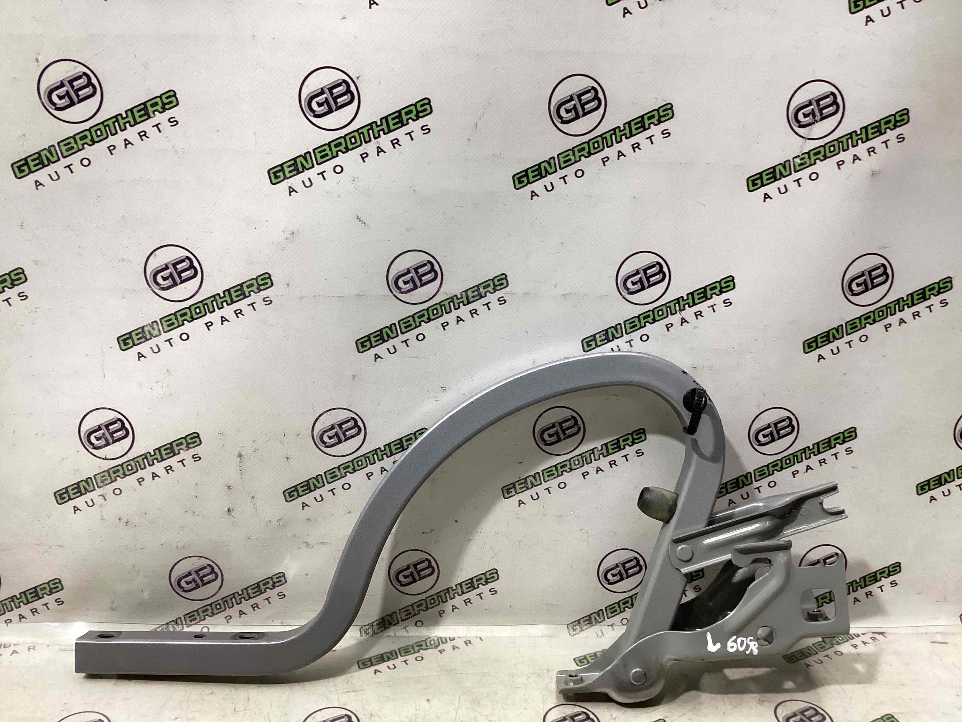 Петля кришки багажника, двері багажника