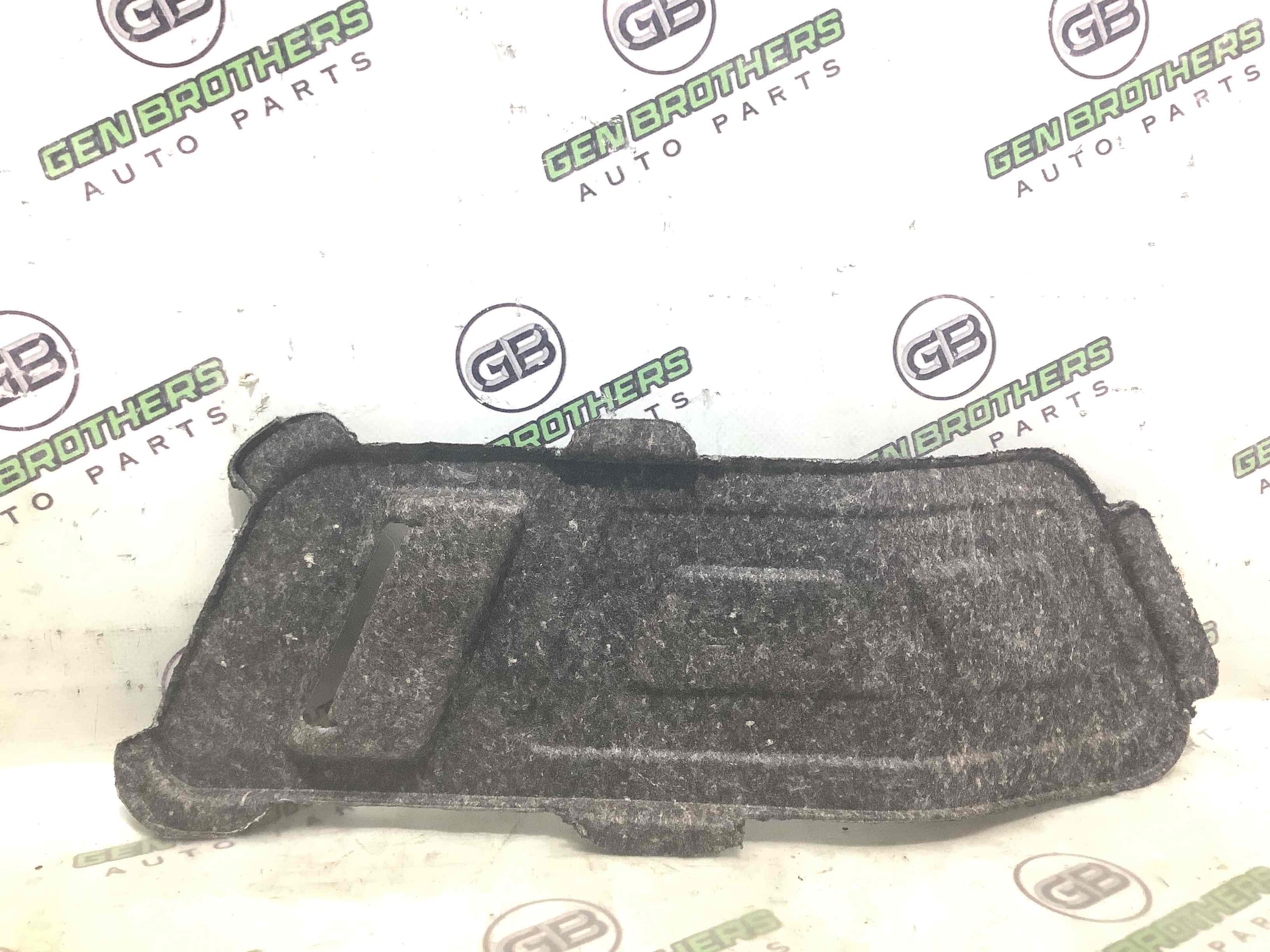 Елементи оздоблення багажника