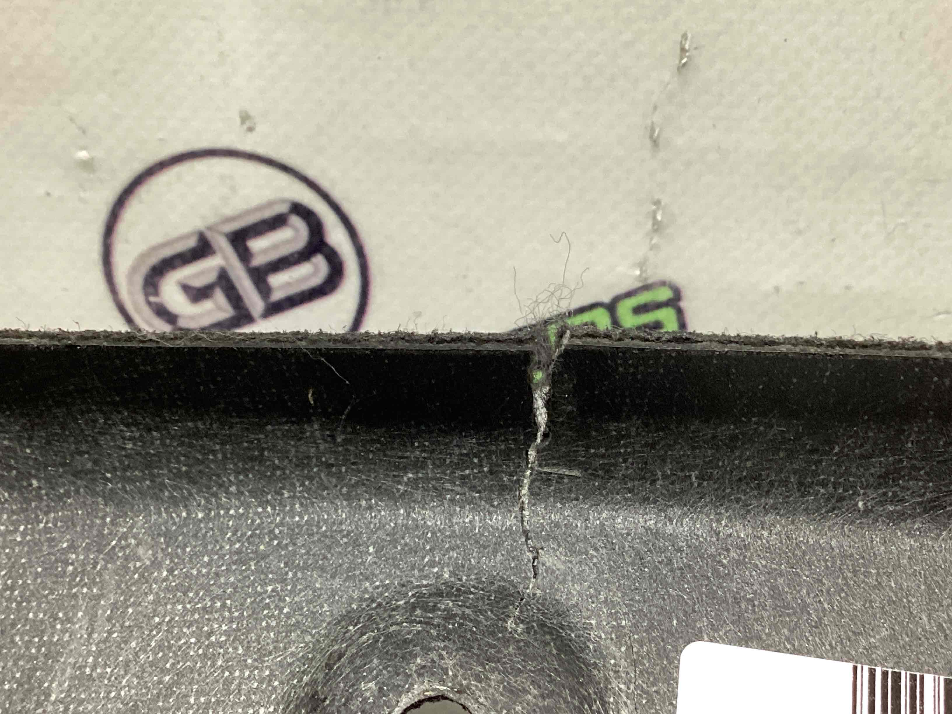 Обшивка кришки багажника