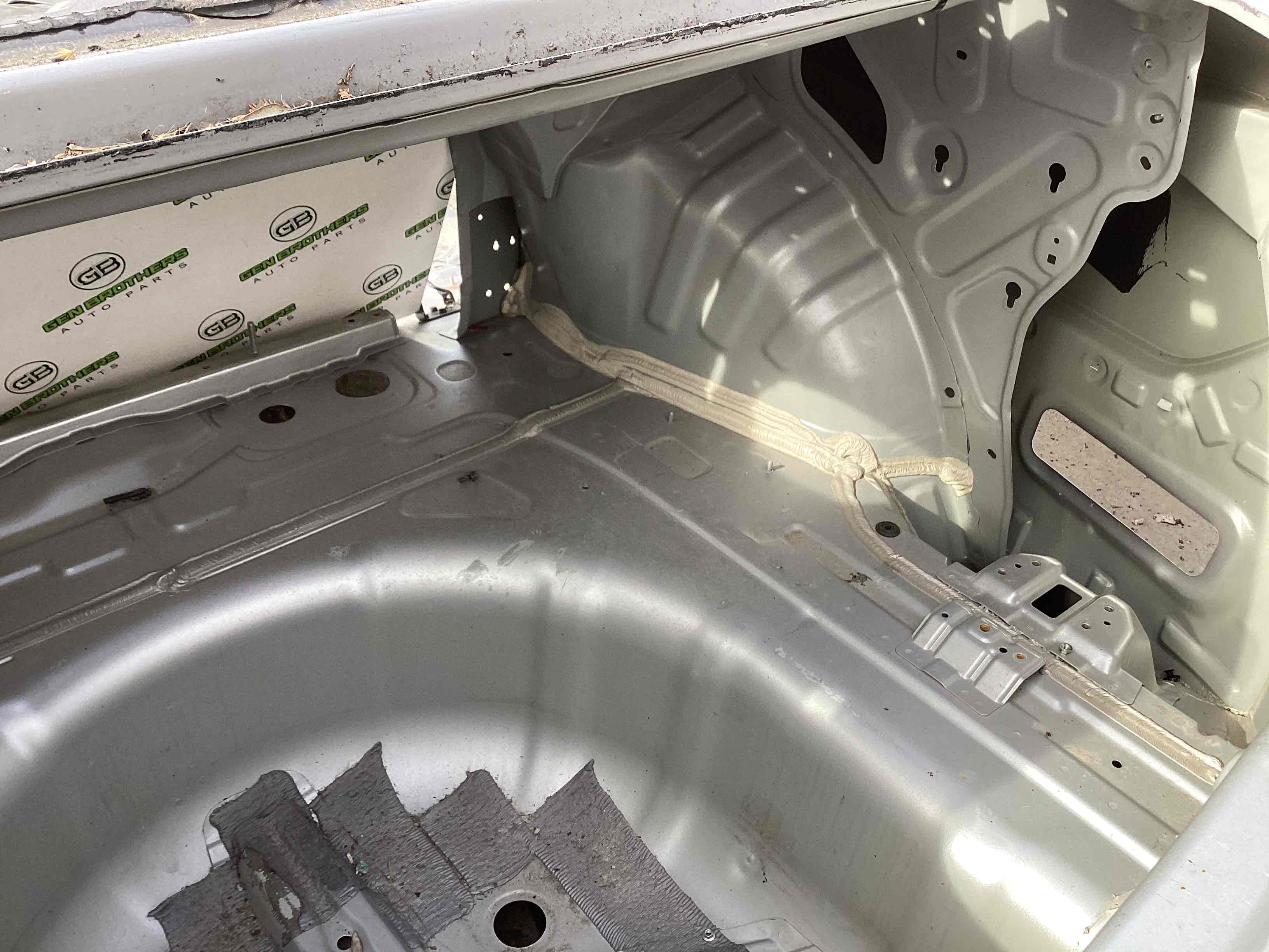 Корито багажника