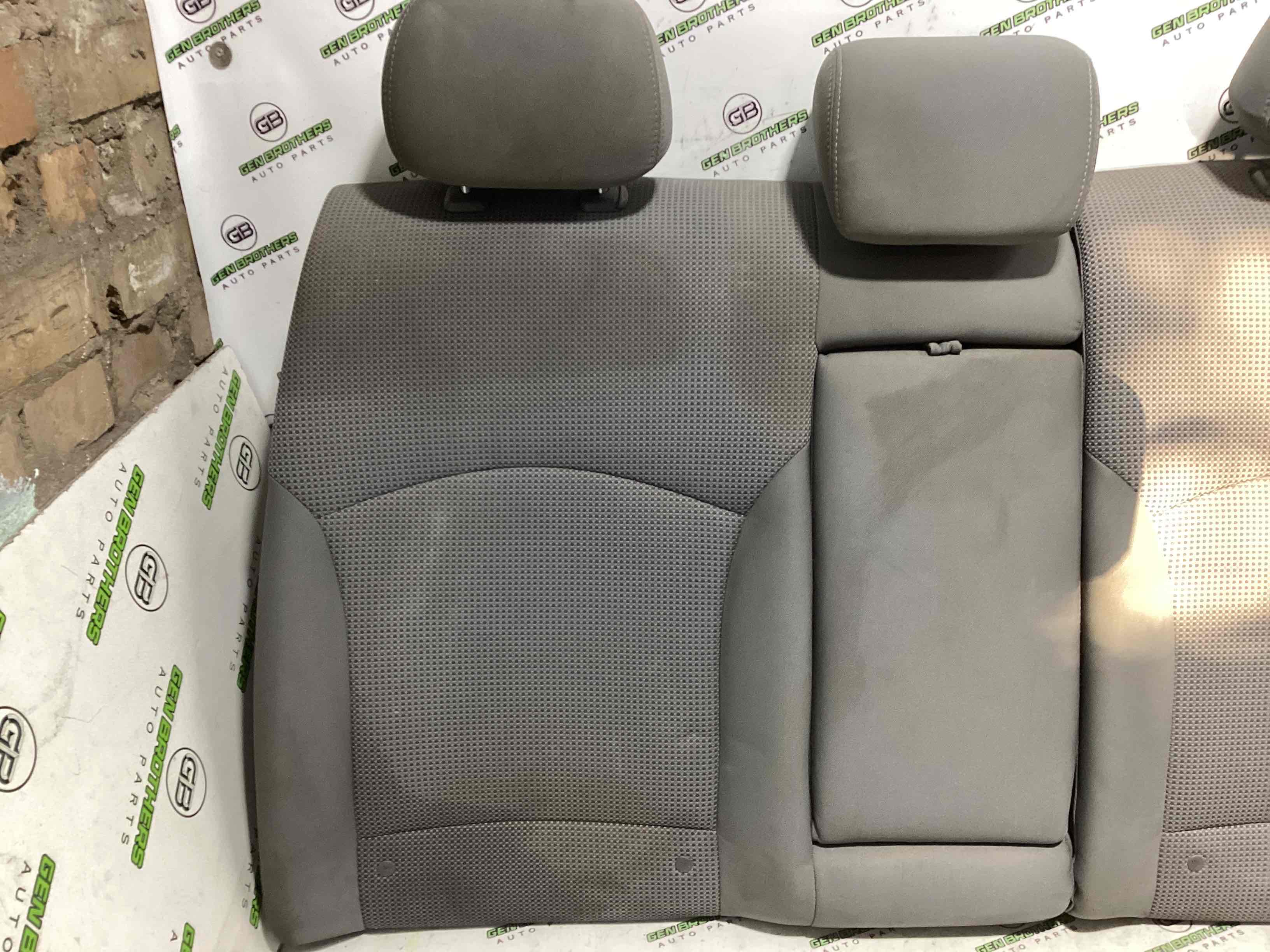 Задній ряд сидінь