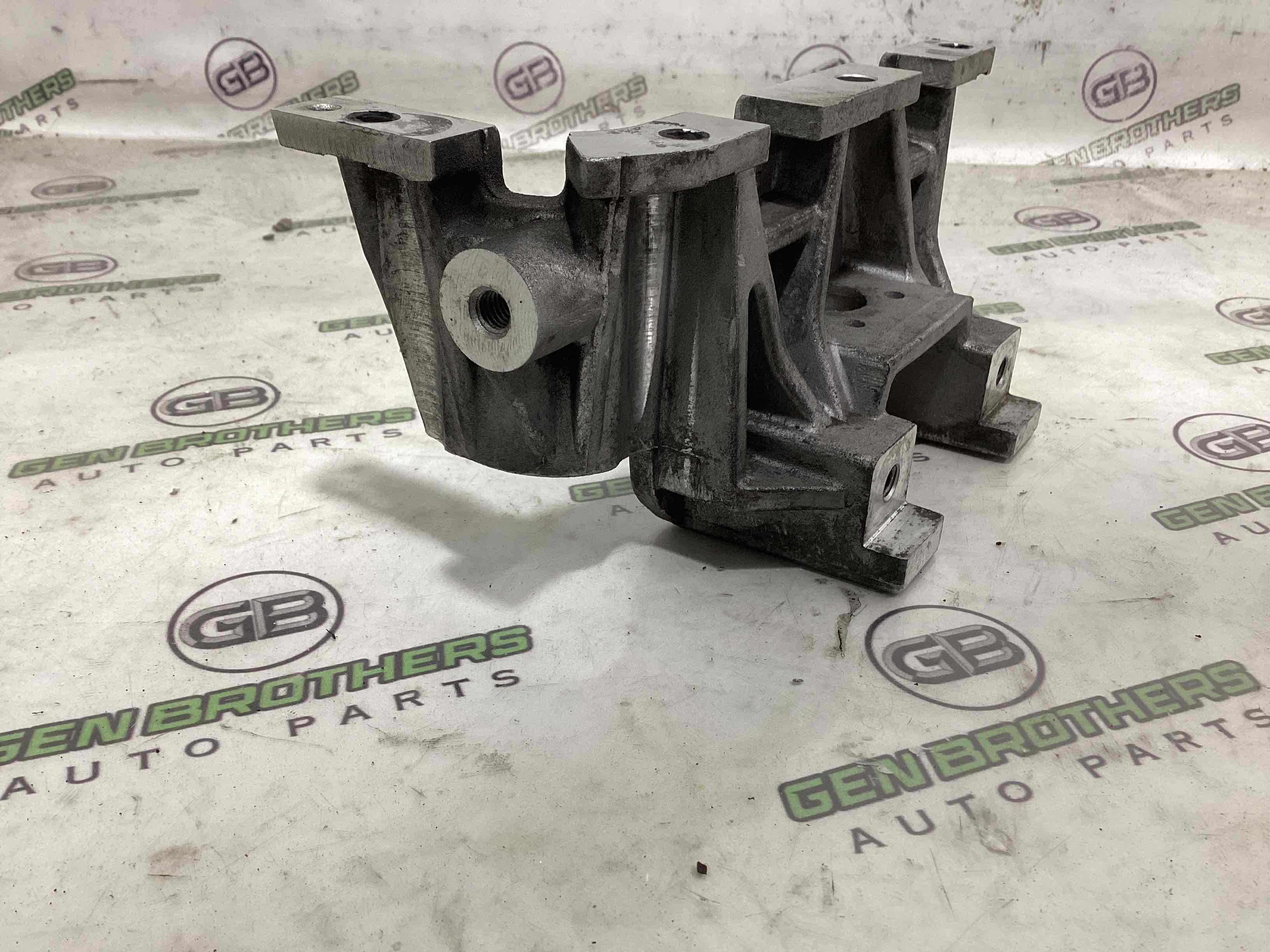 Кріплення, кронштейн