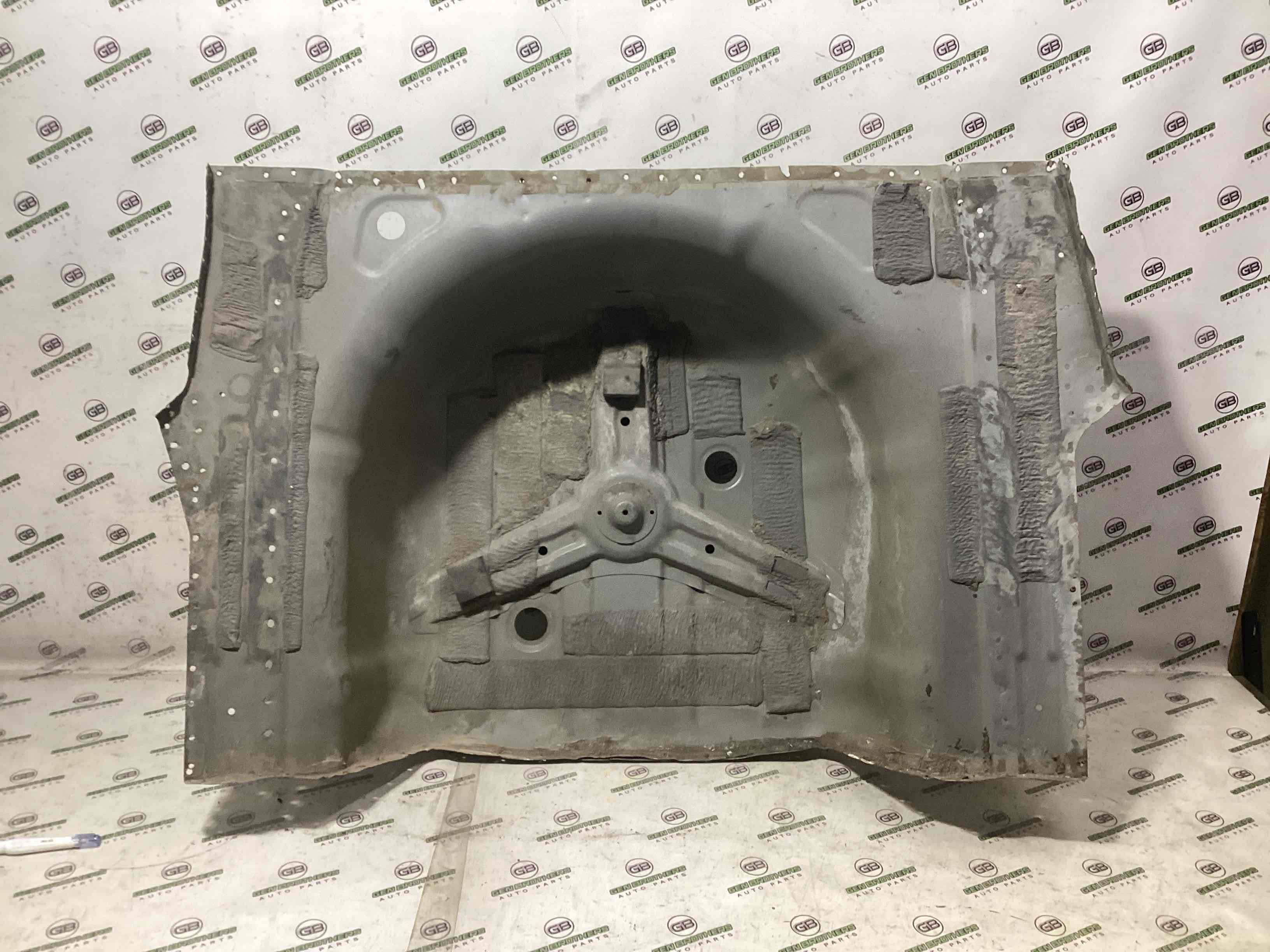 Корито багажника