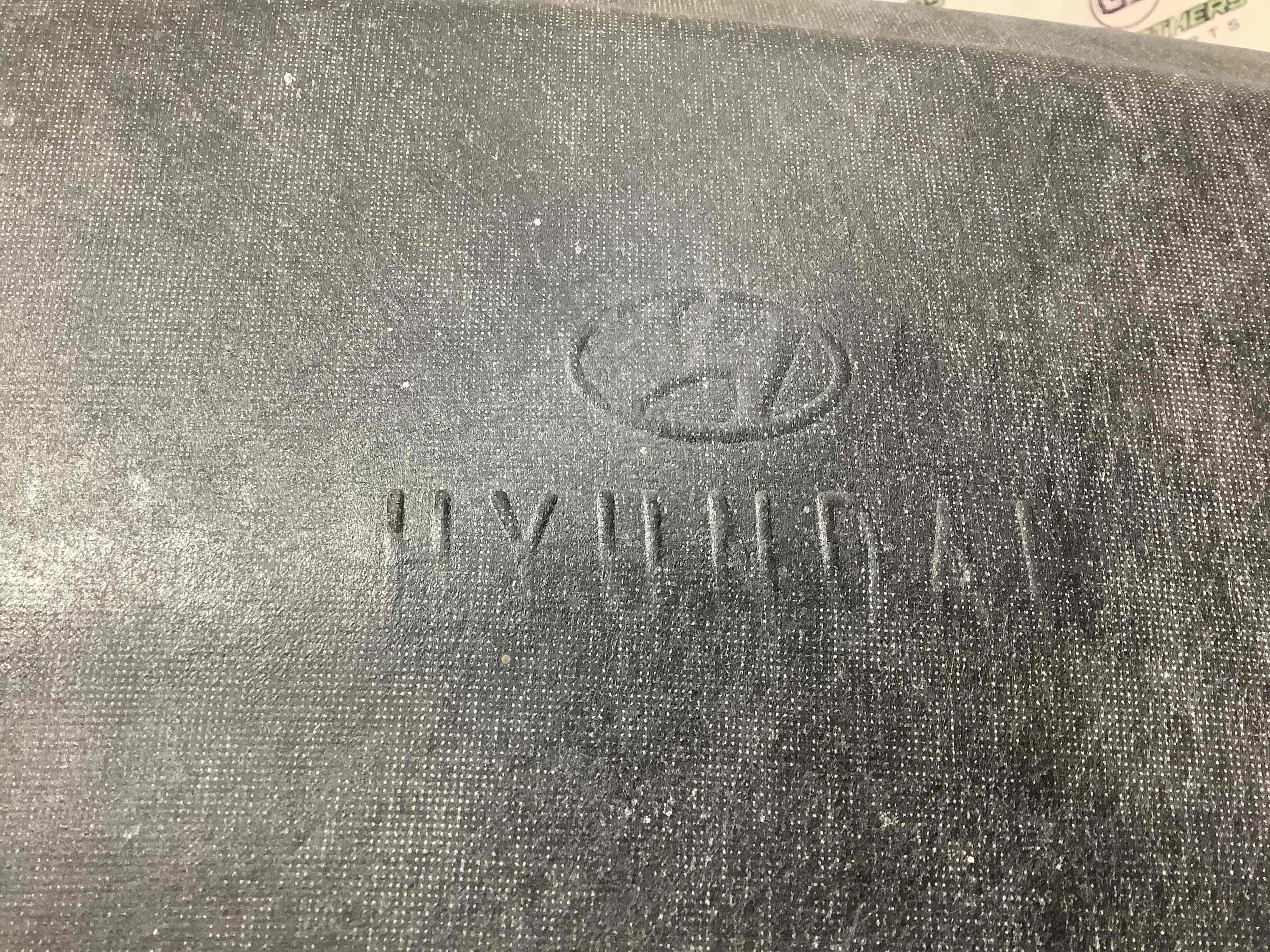 Обшивка кришки багажника