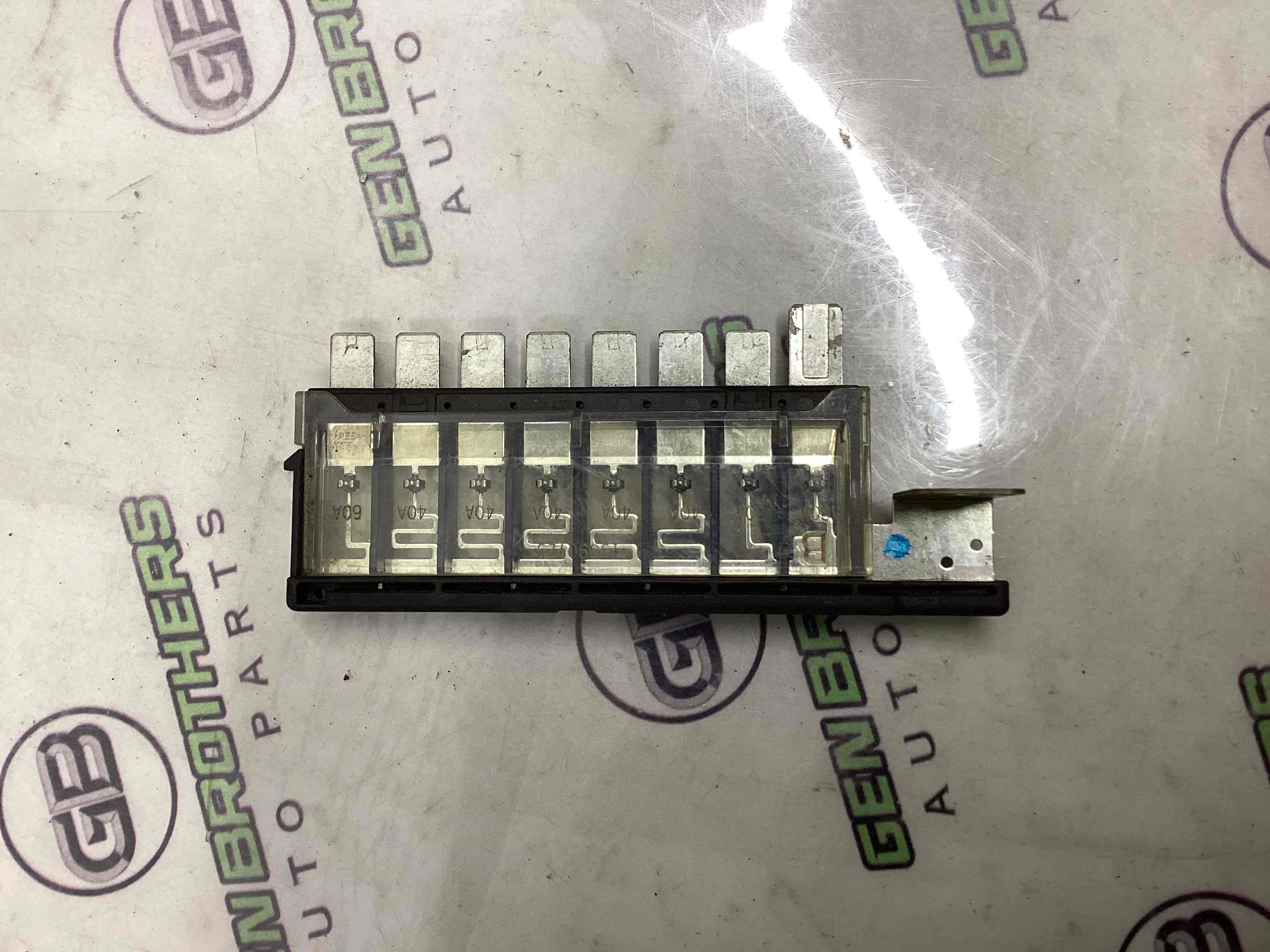 Блок предохранителей (блок реле)