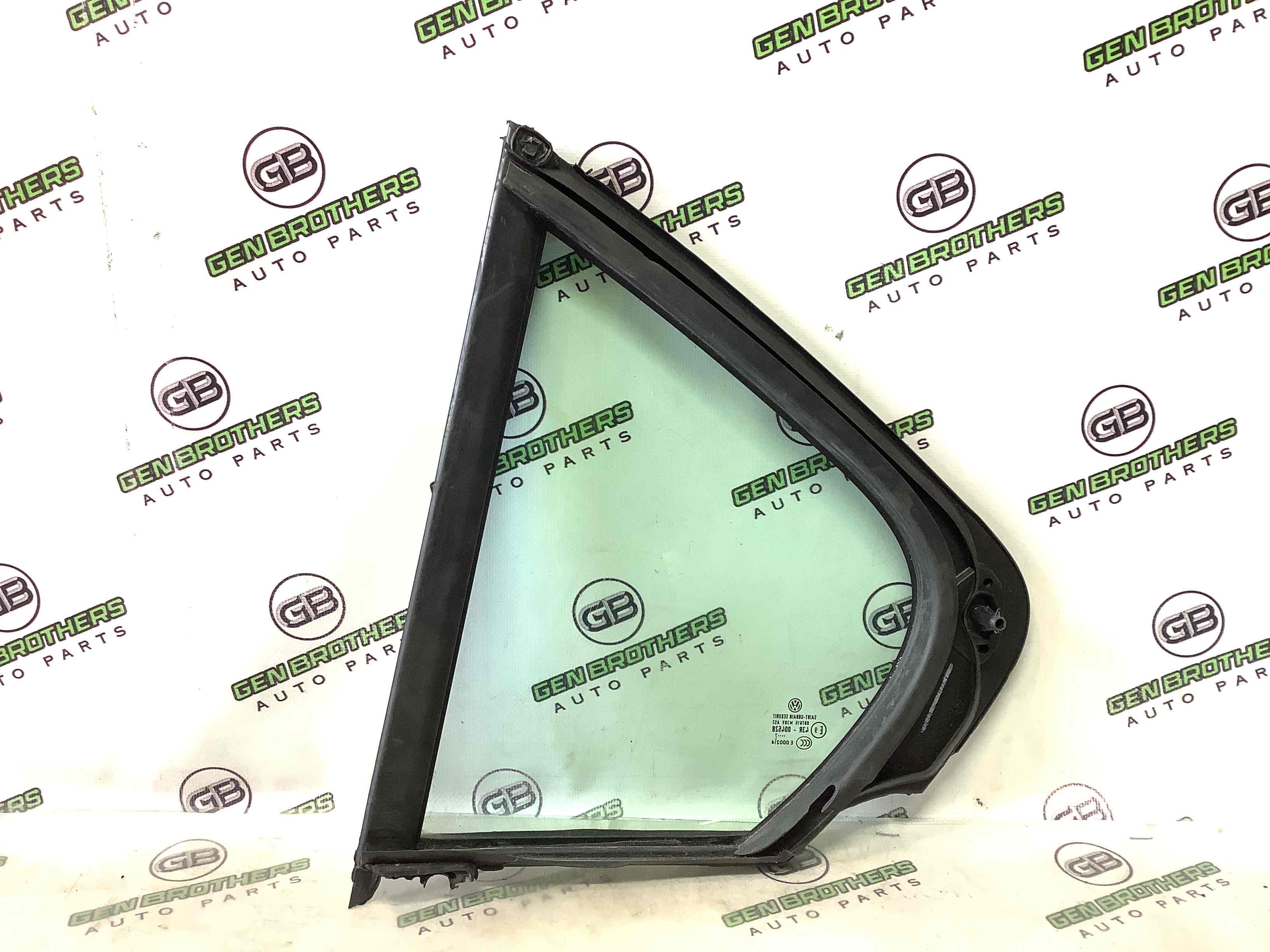 Скло дверей трикутник кватирка