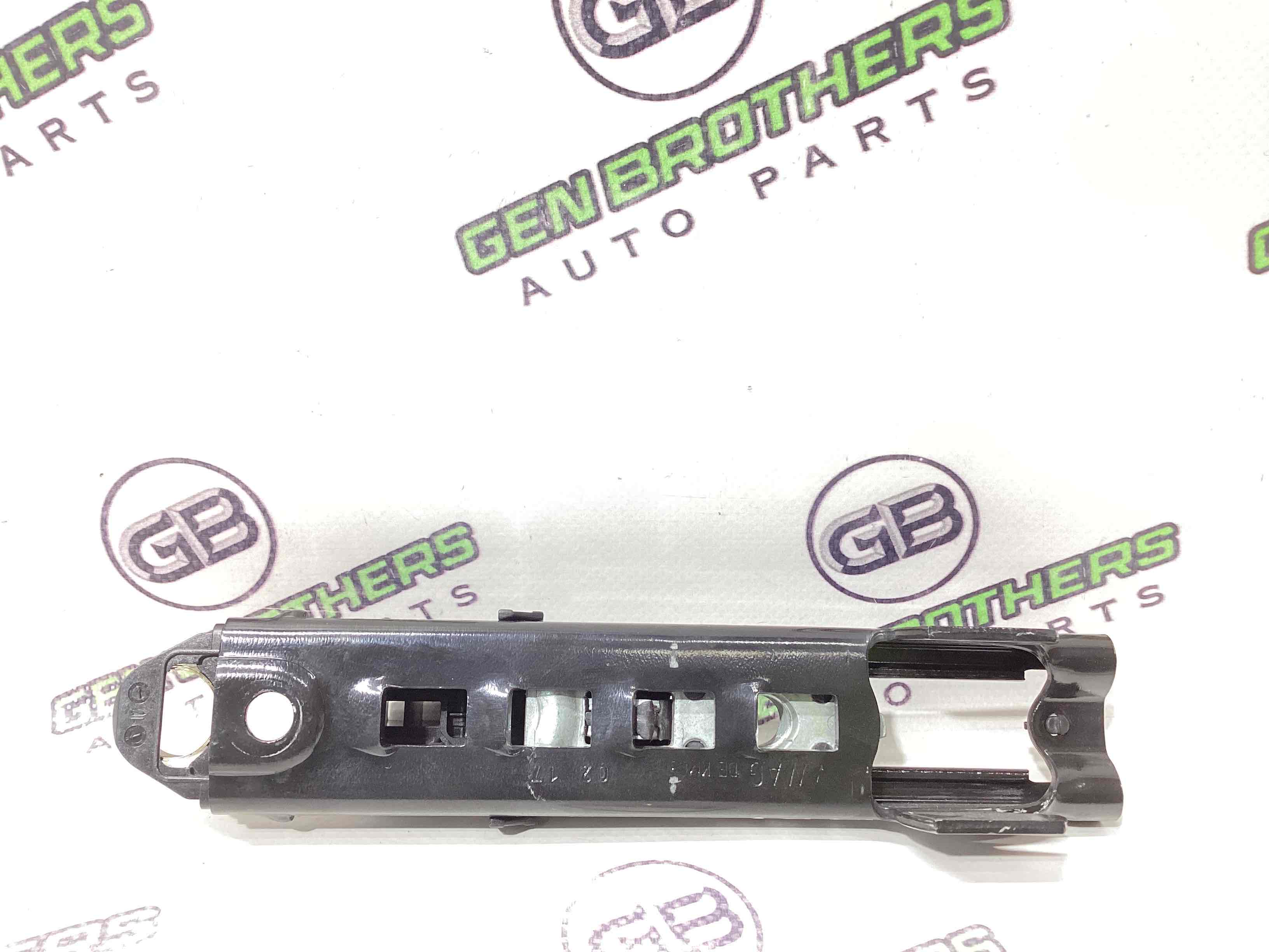 Регулятор висоти ременя безпеки