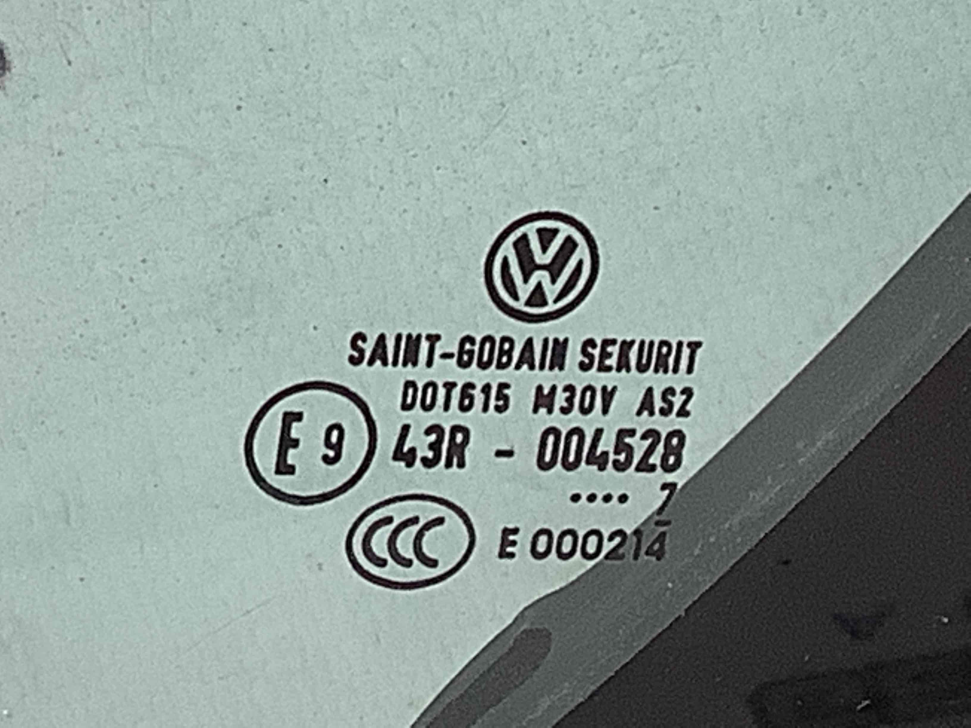 Скло дверей трикутник кватирка