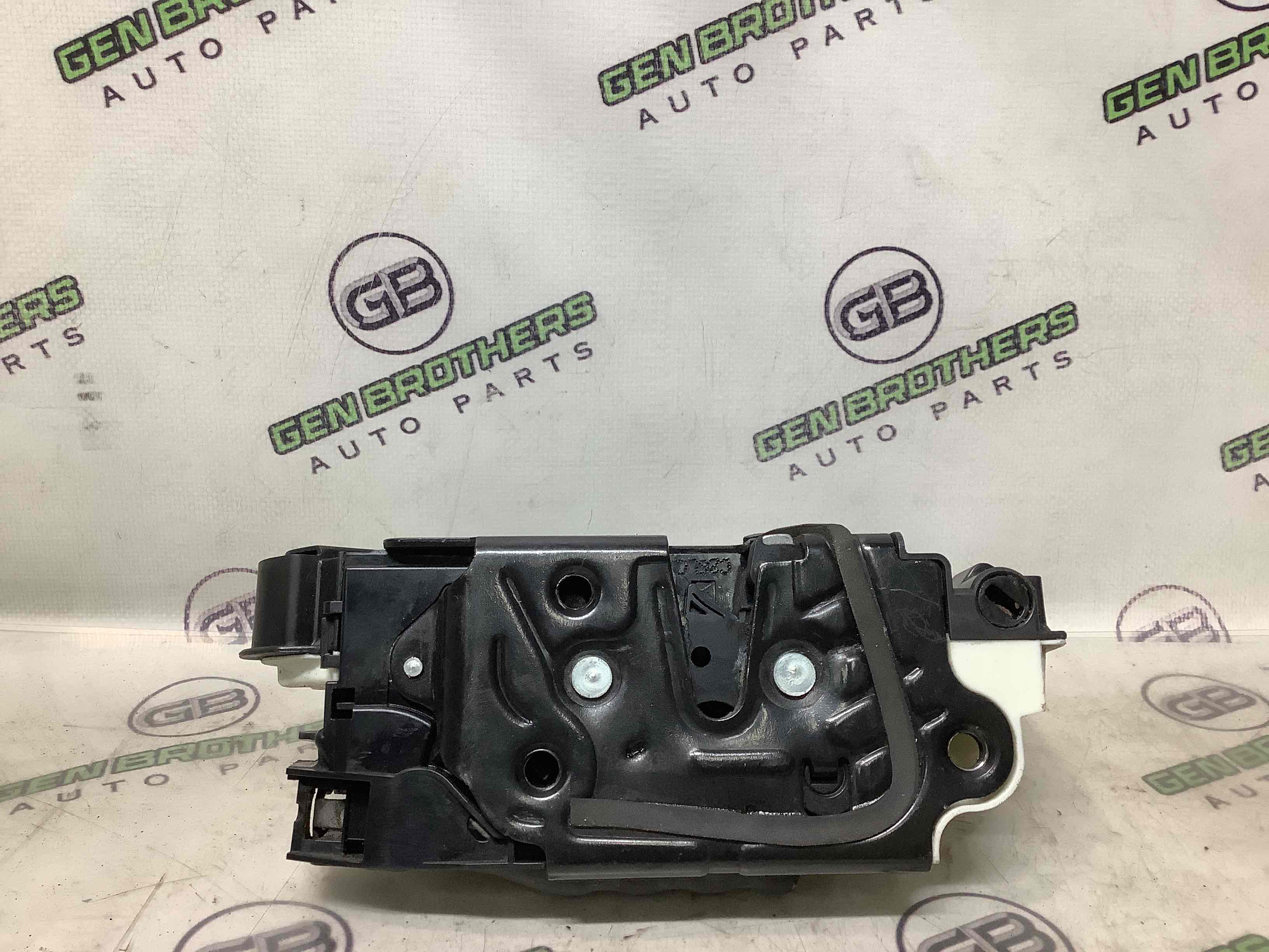 Замок дверей передньої правої