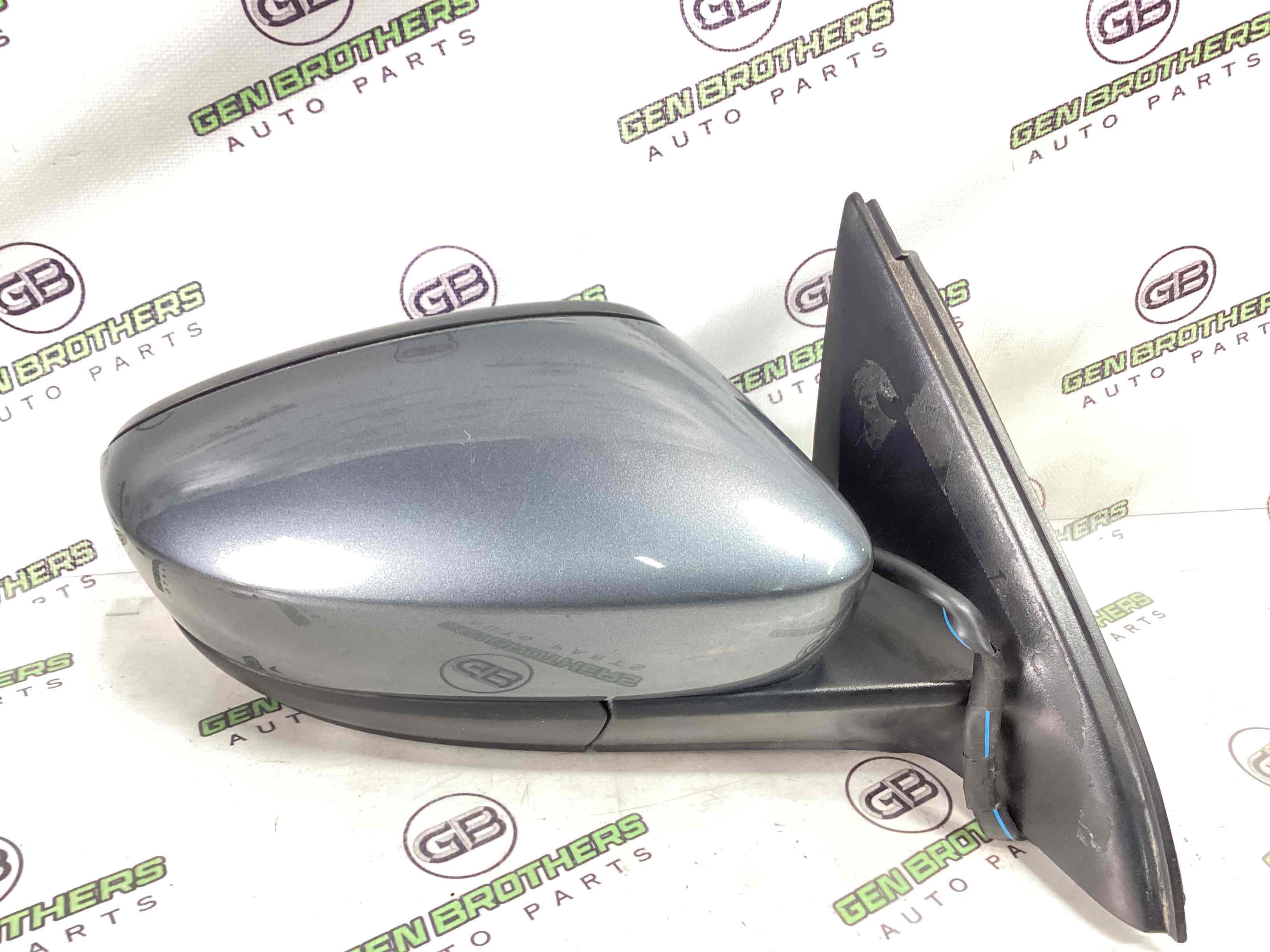 Дзеркало зовнішнє праве