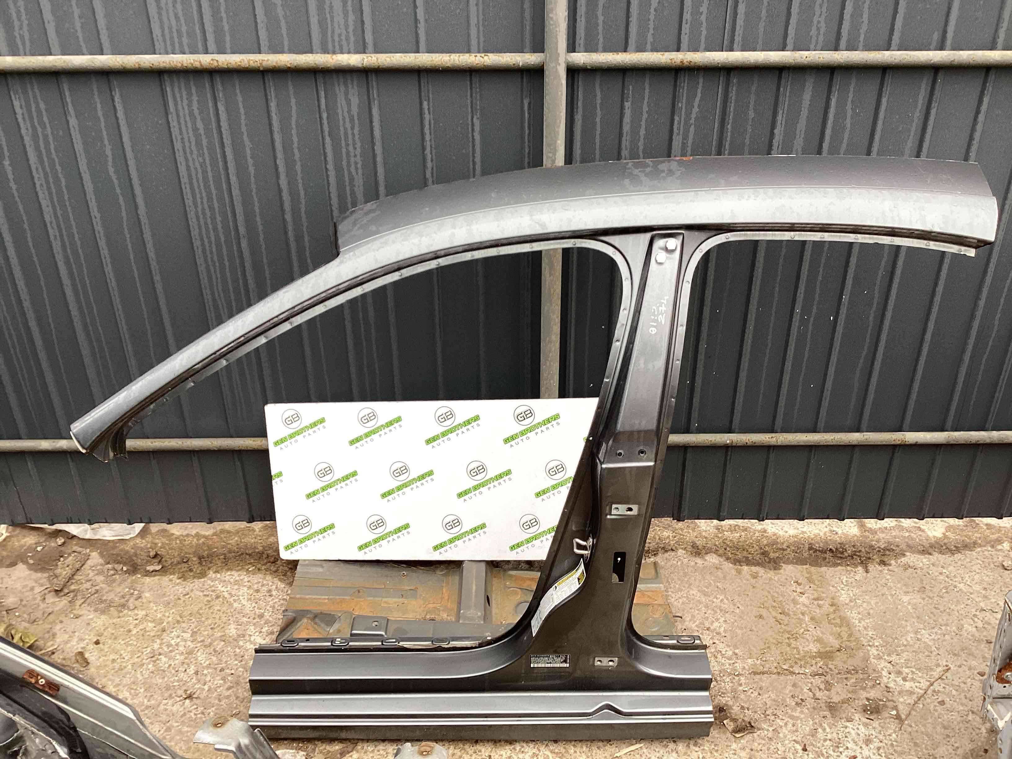 Стійки кузова та пороги