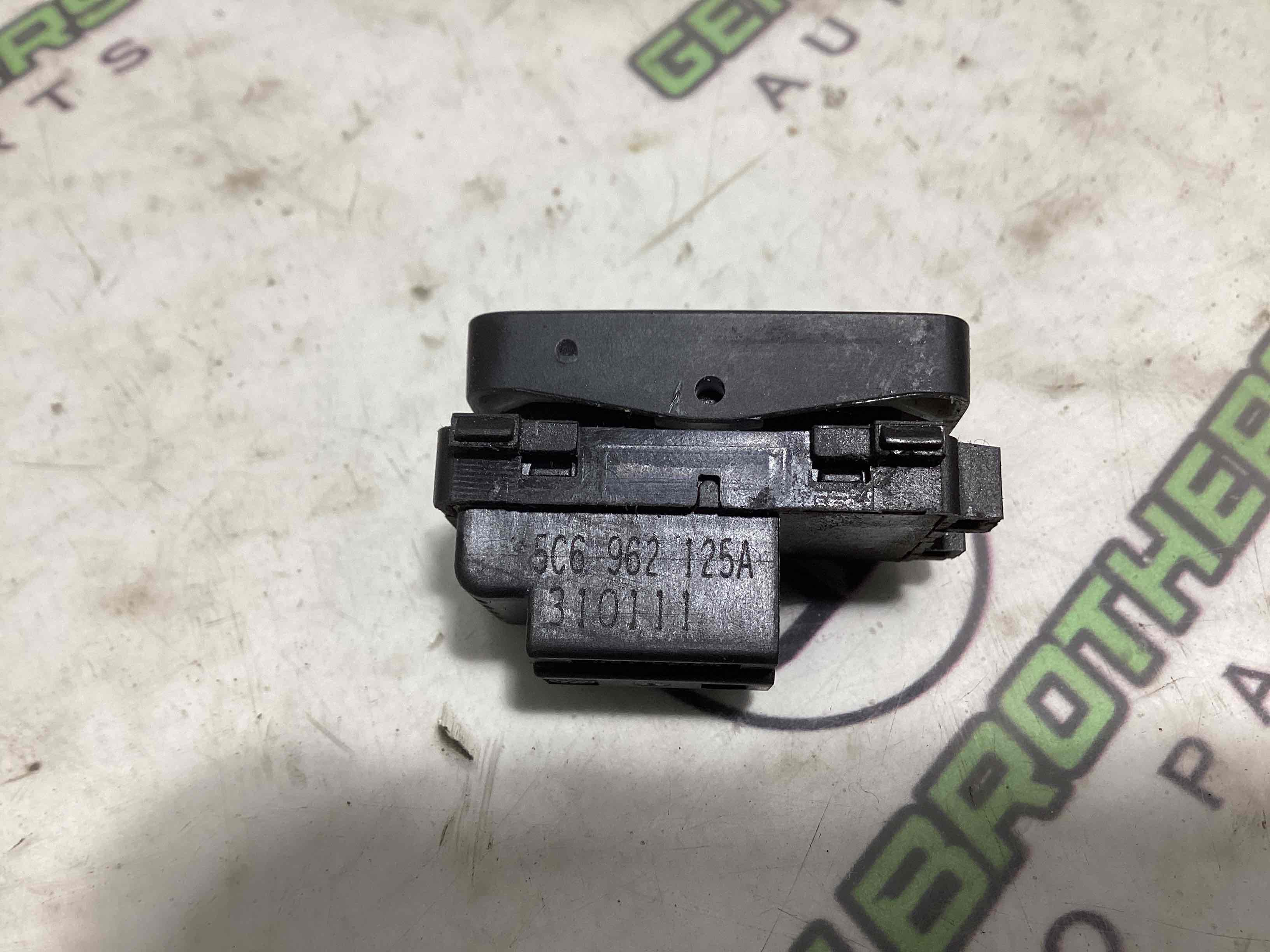 Кнопка центрального замку