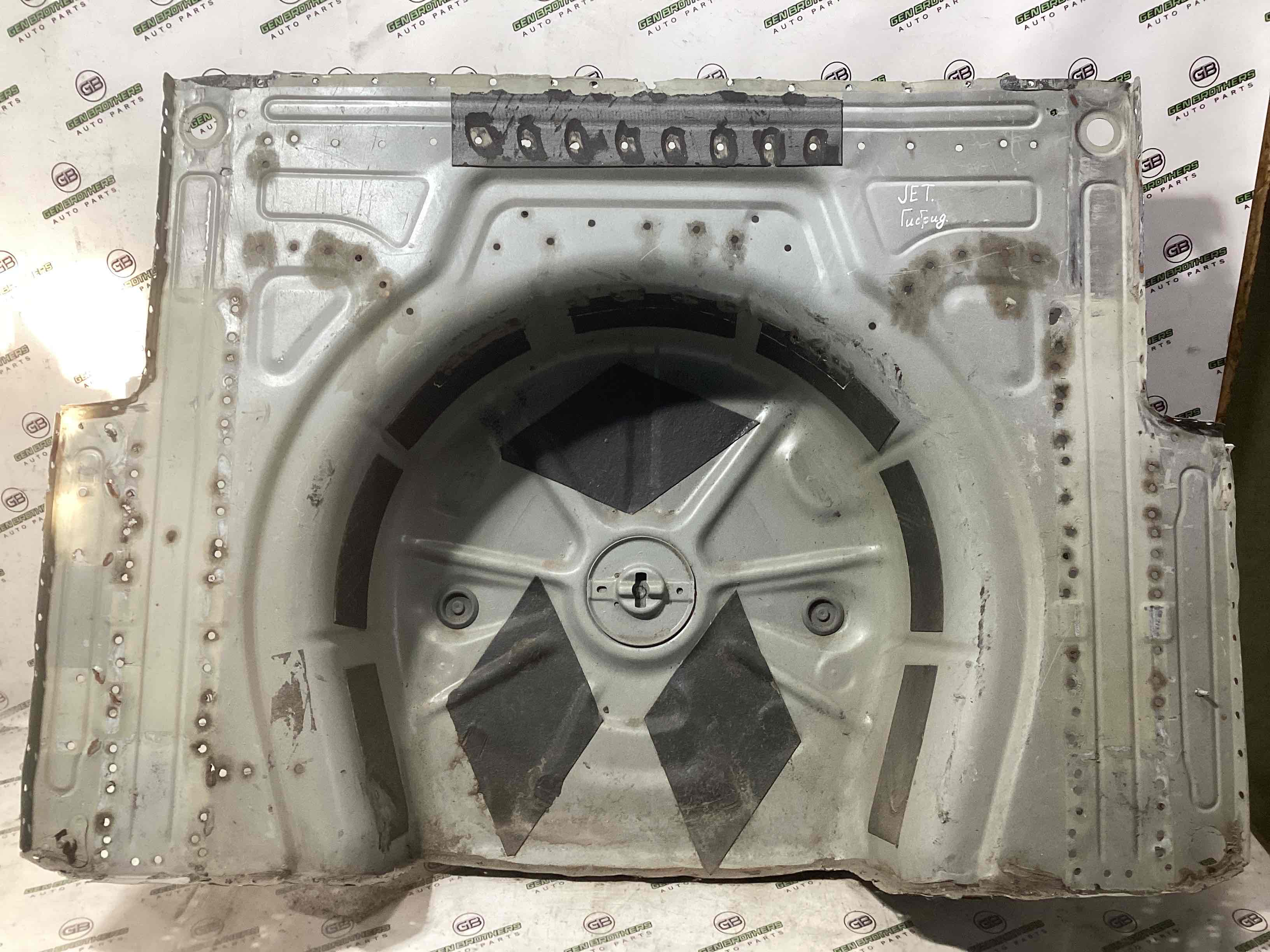 Корито багажника