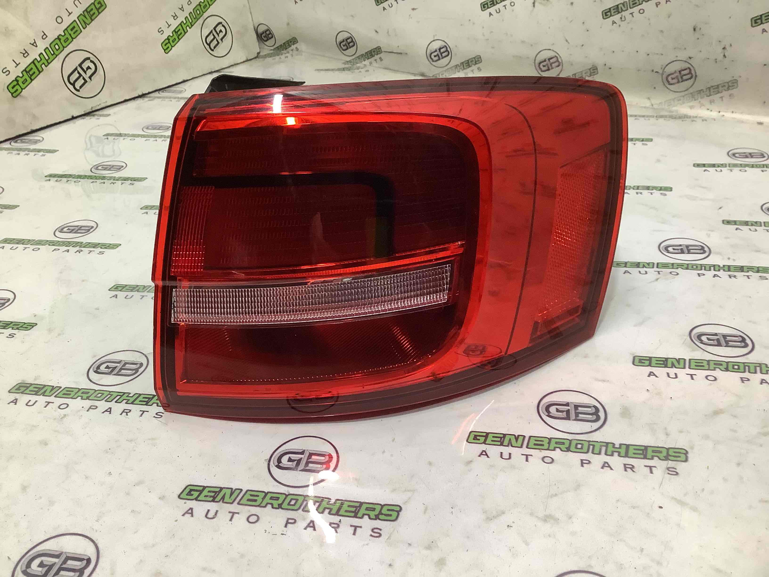 Ліхтар задній правий