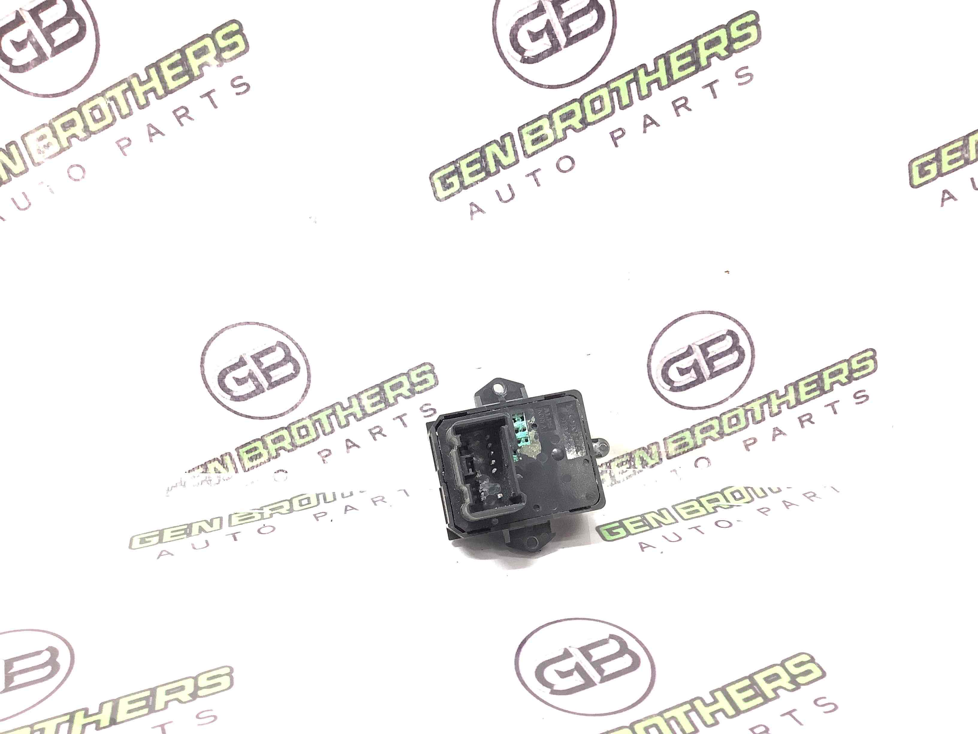 Кнопка регулювання дзеркал