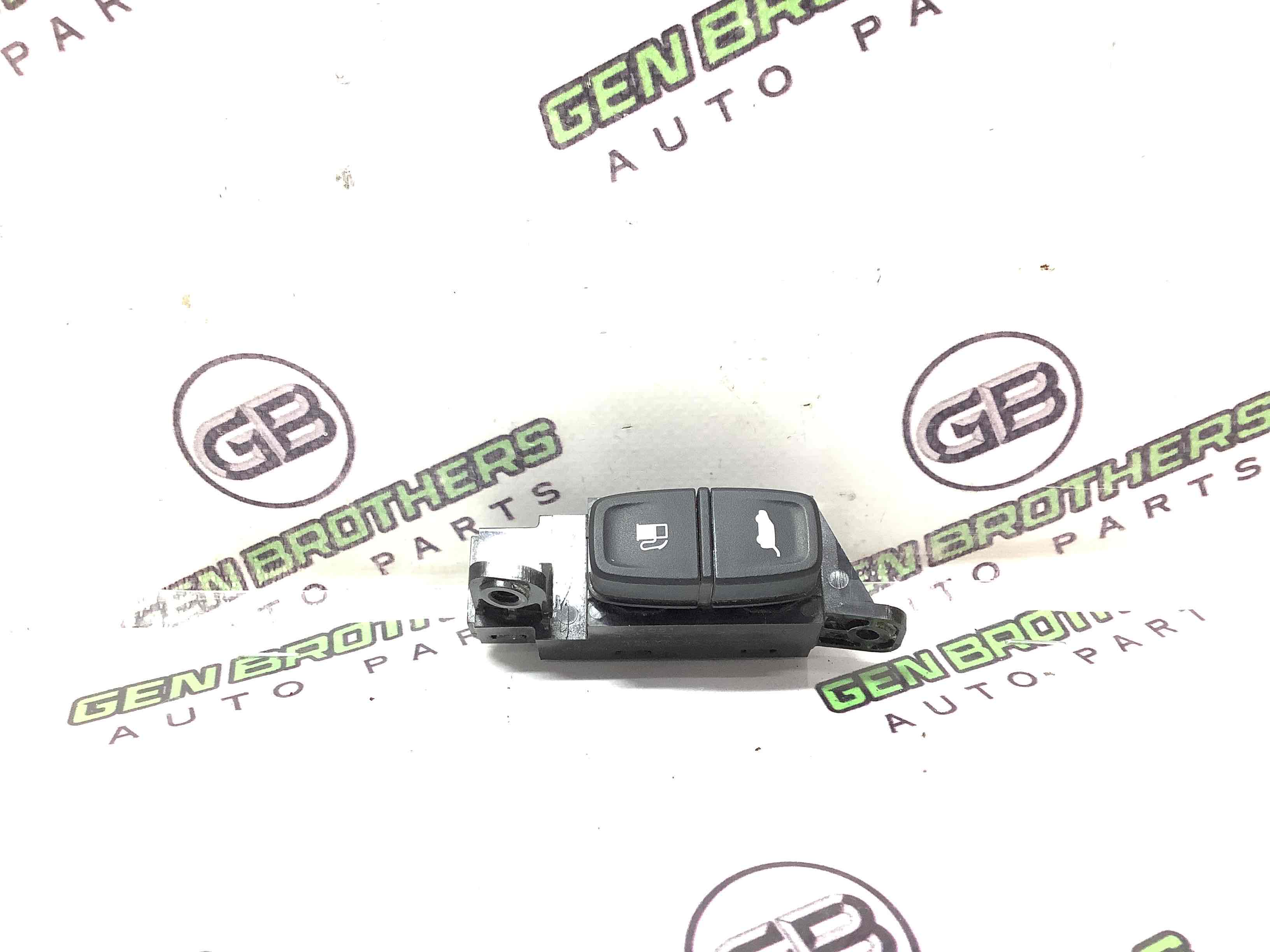 Кнопка відкриття багажника