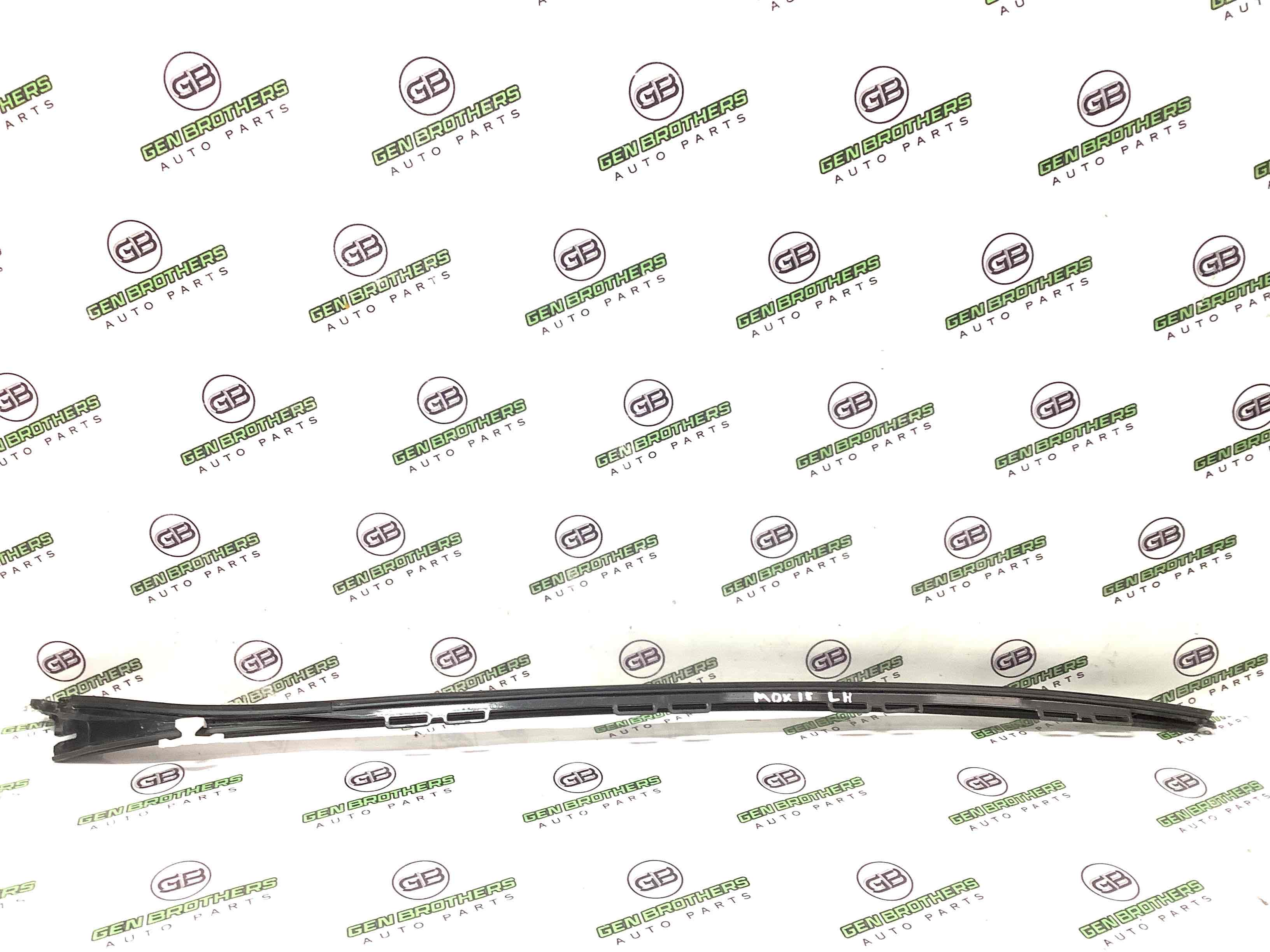 Молдинг лобового скла