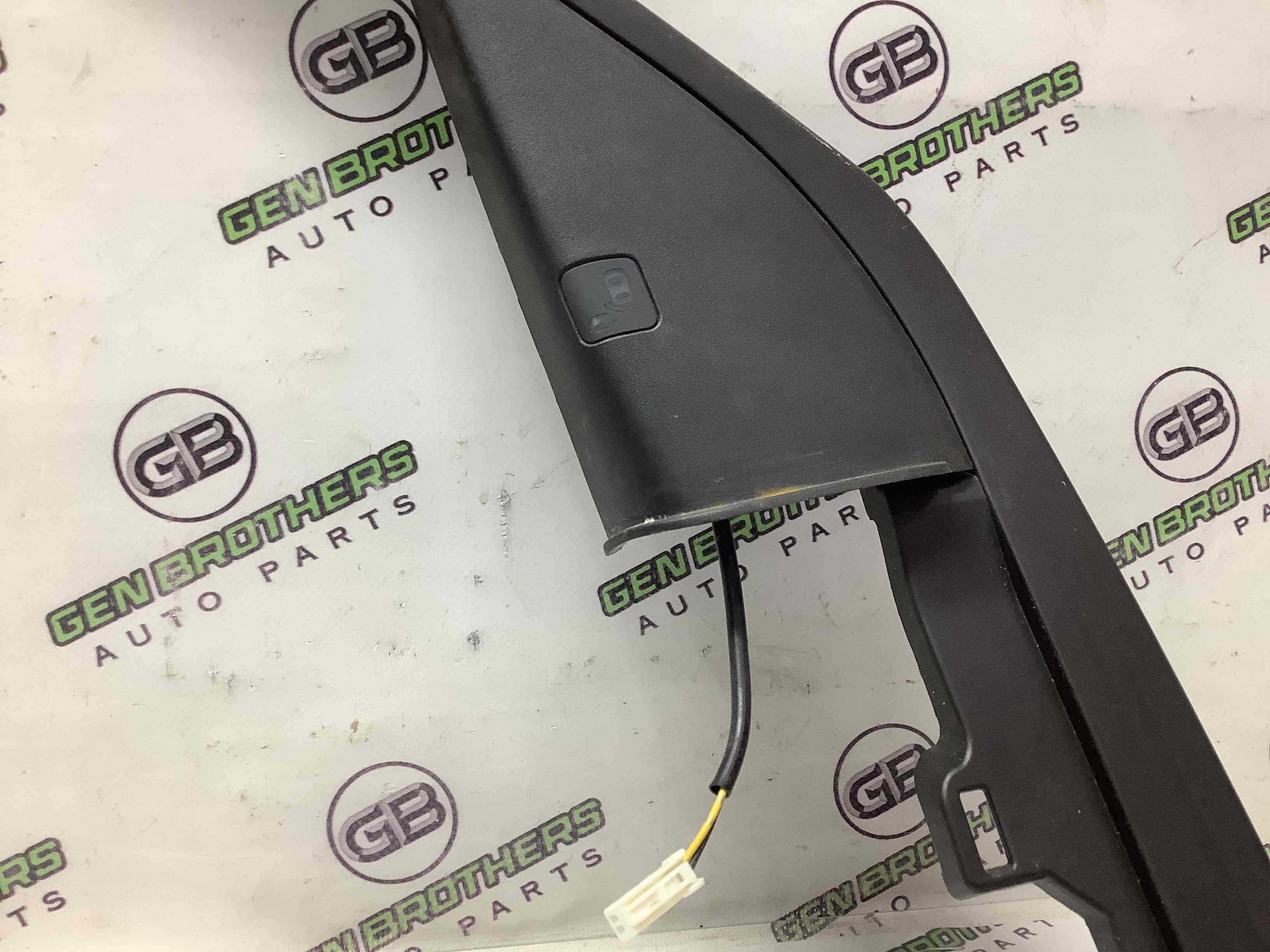 Ущільнювач скла, двері