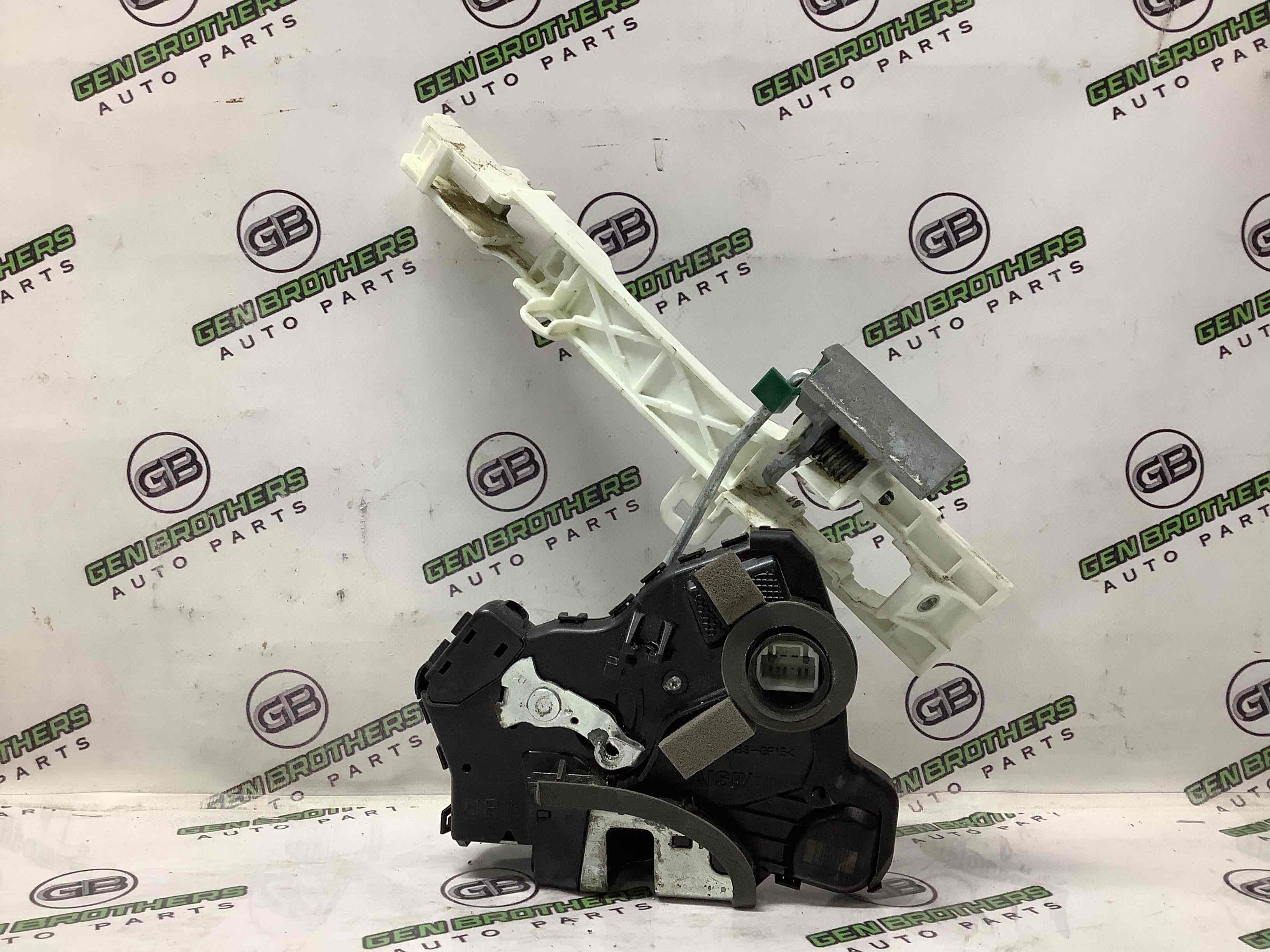 Замок дверей передньої правої