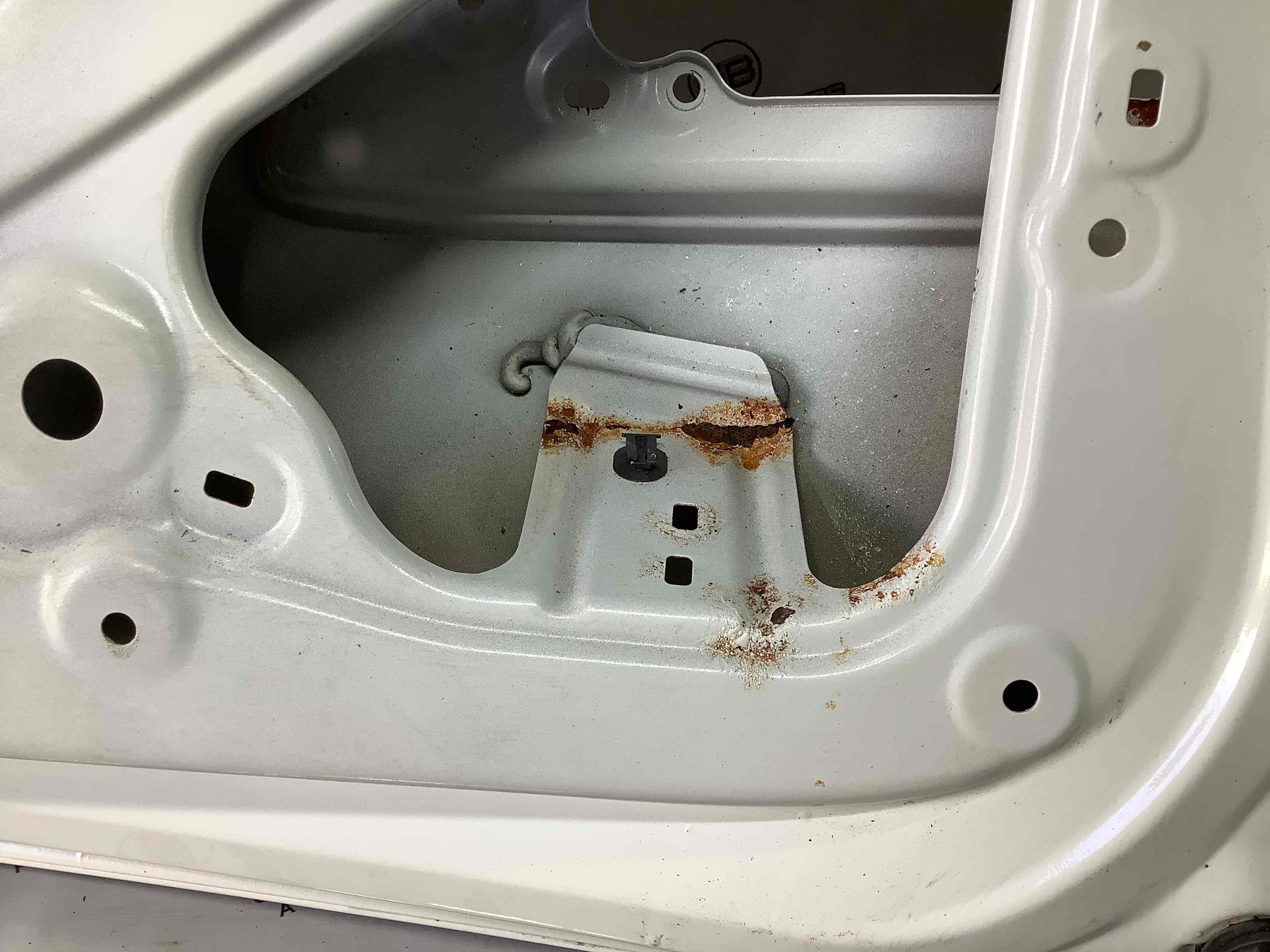 Кришка багажника, двері багажника