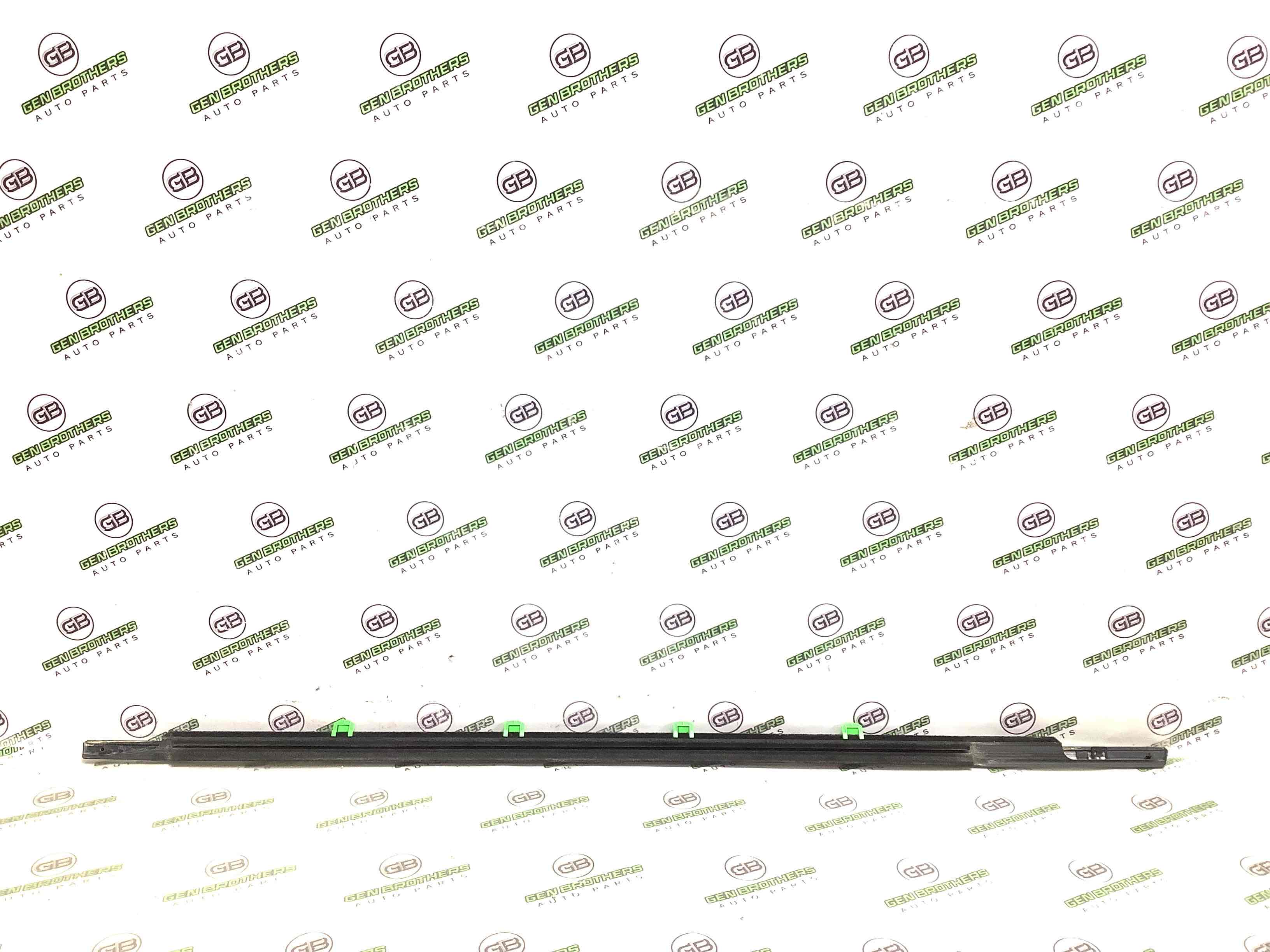 Молдинг двері задньої лівої