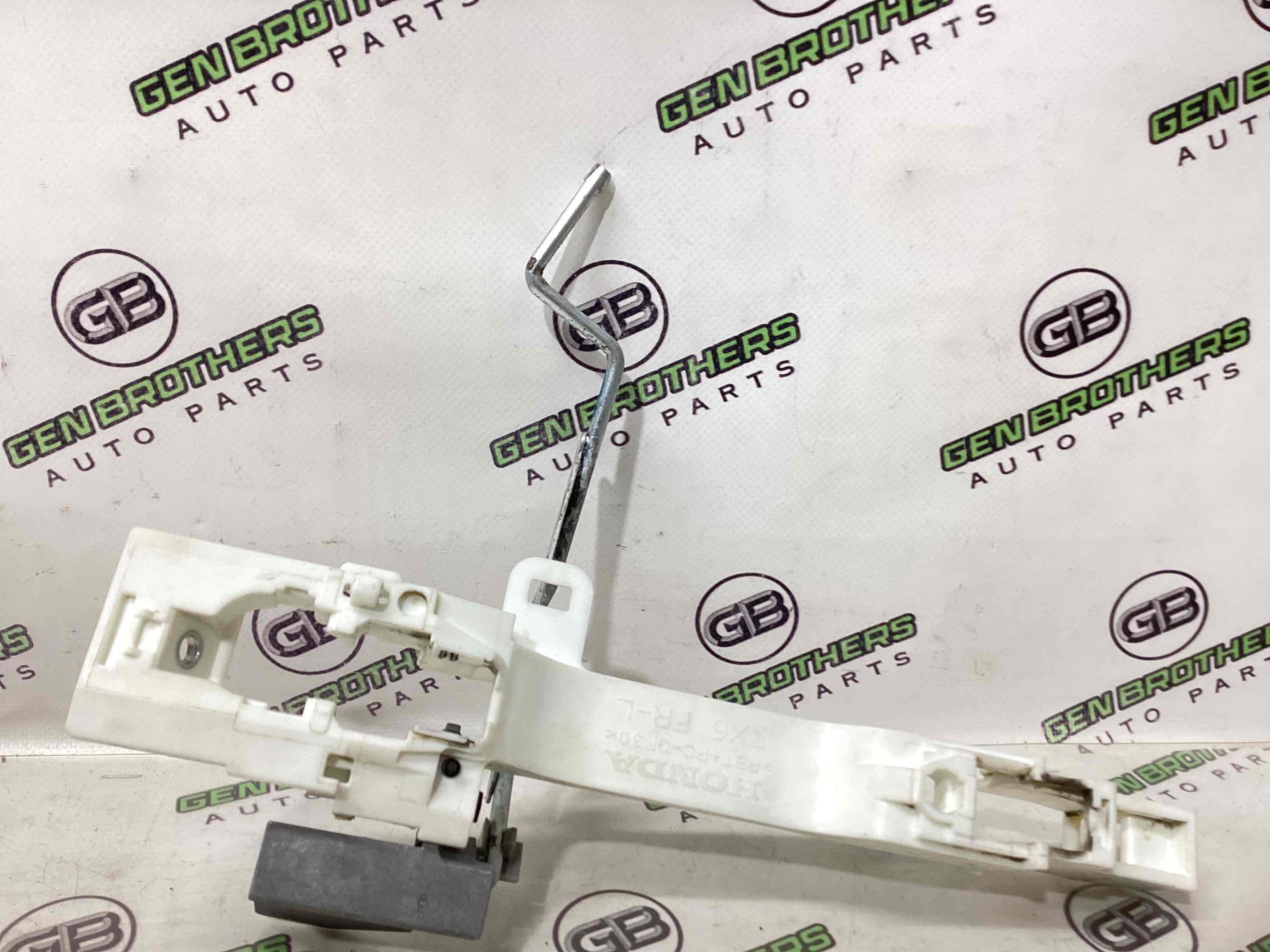 Кронштейн ручки дверей