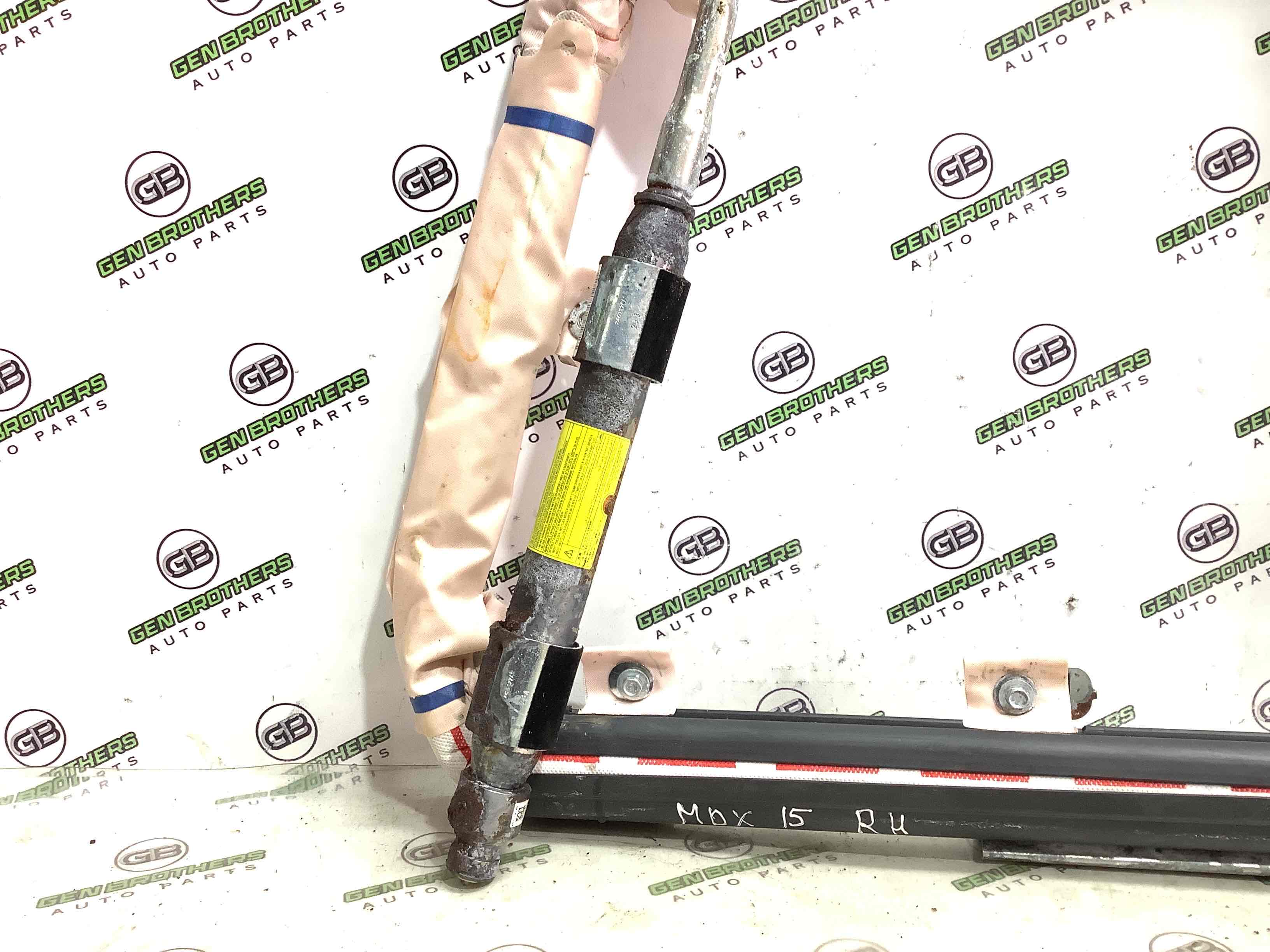 Подушка безпеки збоку шторка