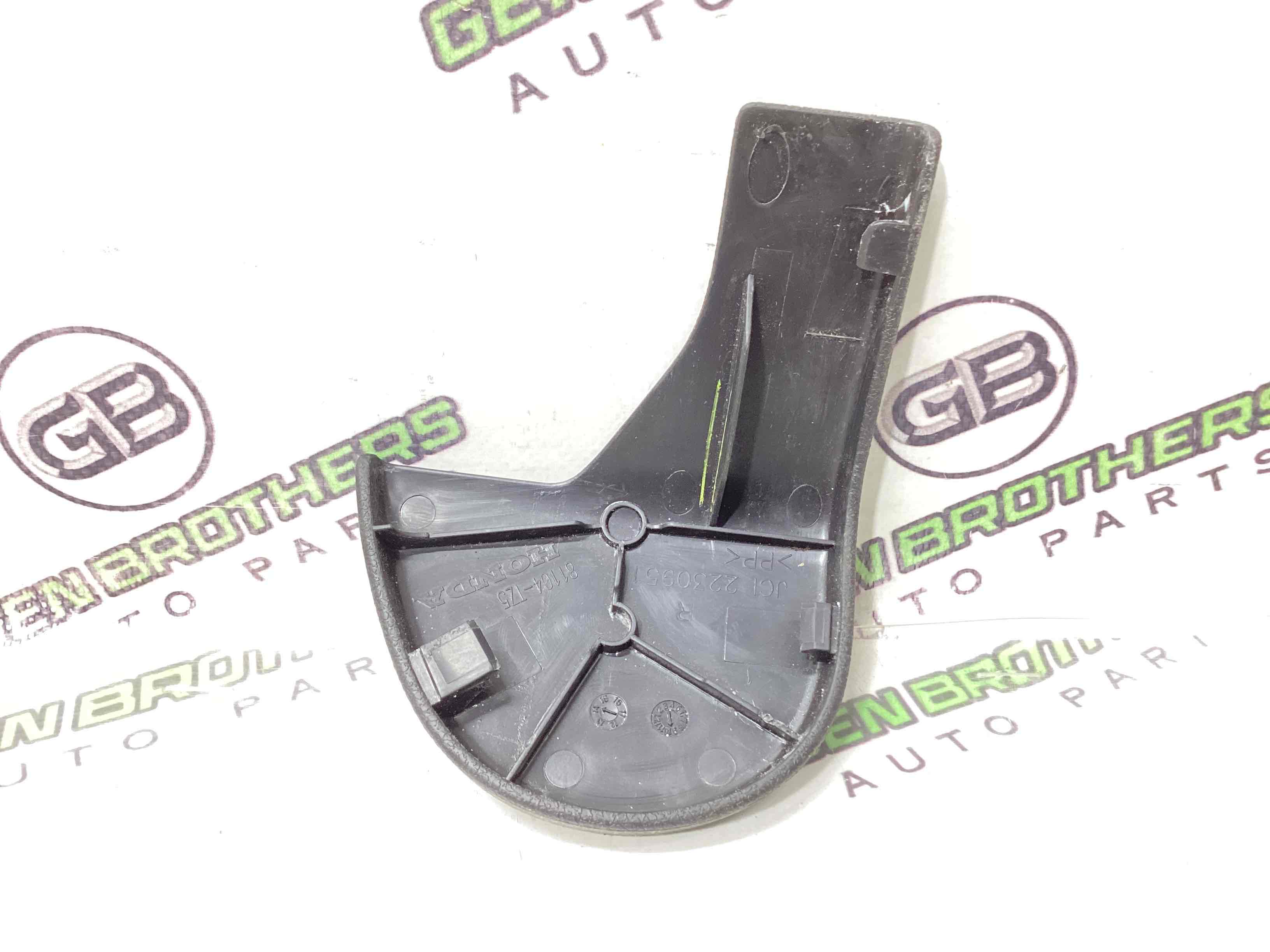 Пластикові елементи салону