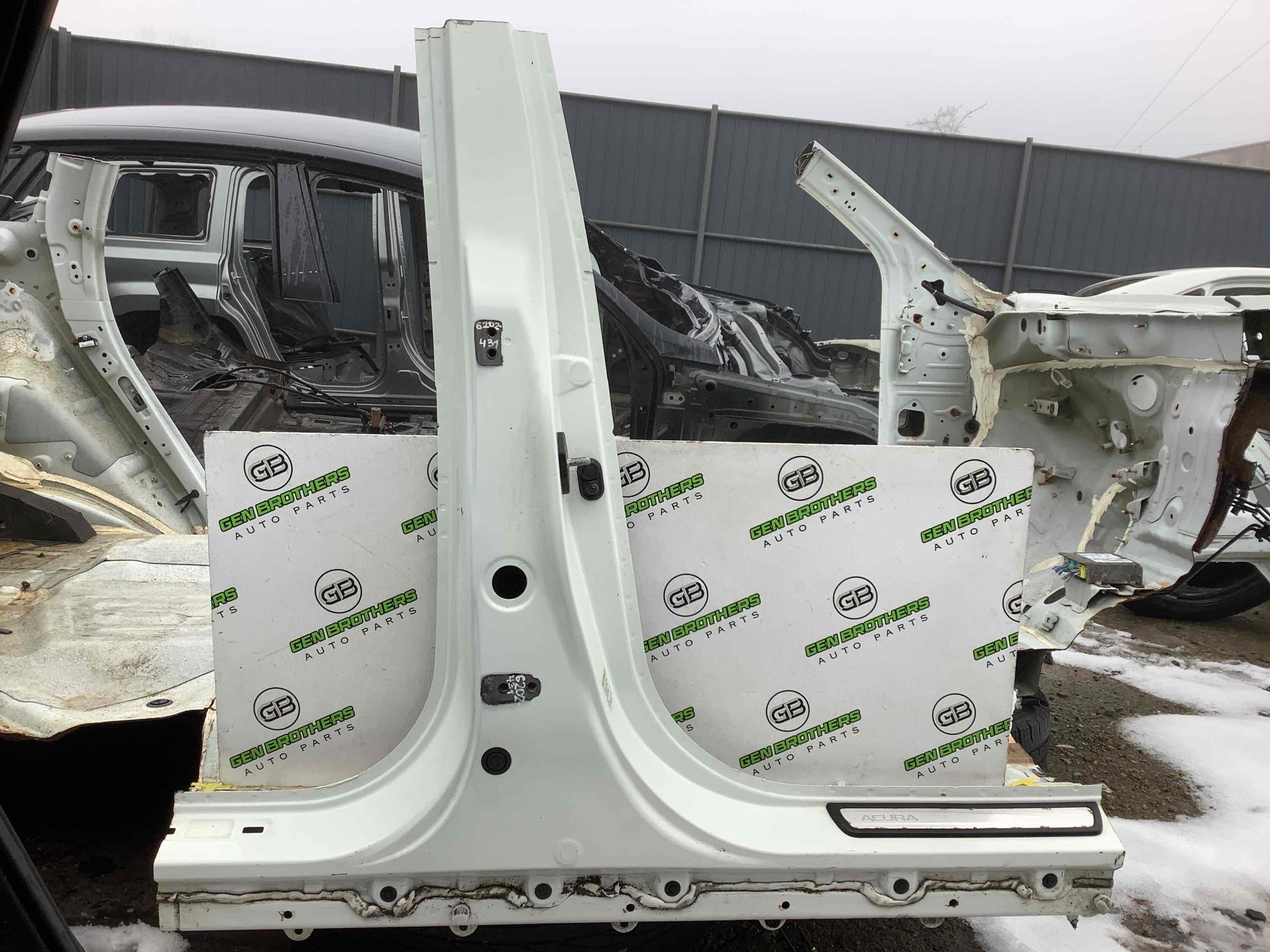 Стійки кузова та пороги